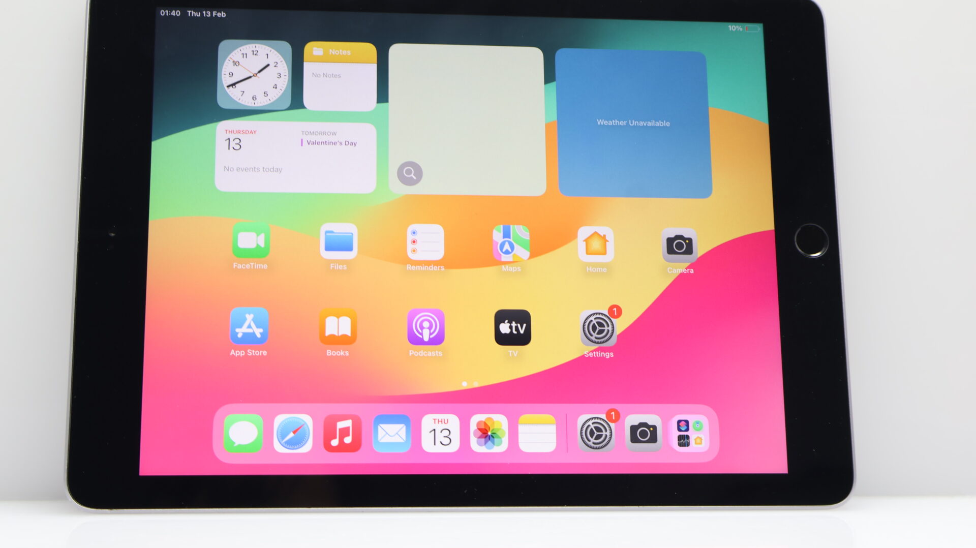 iPad 9.7" 6th Gen 32GB (Wi-Fii Only) Touch ID Not Working Space Gray - Image 11