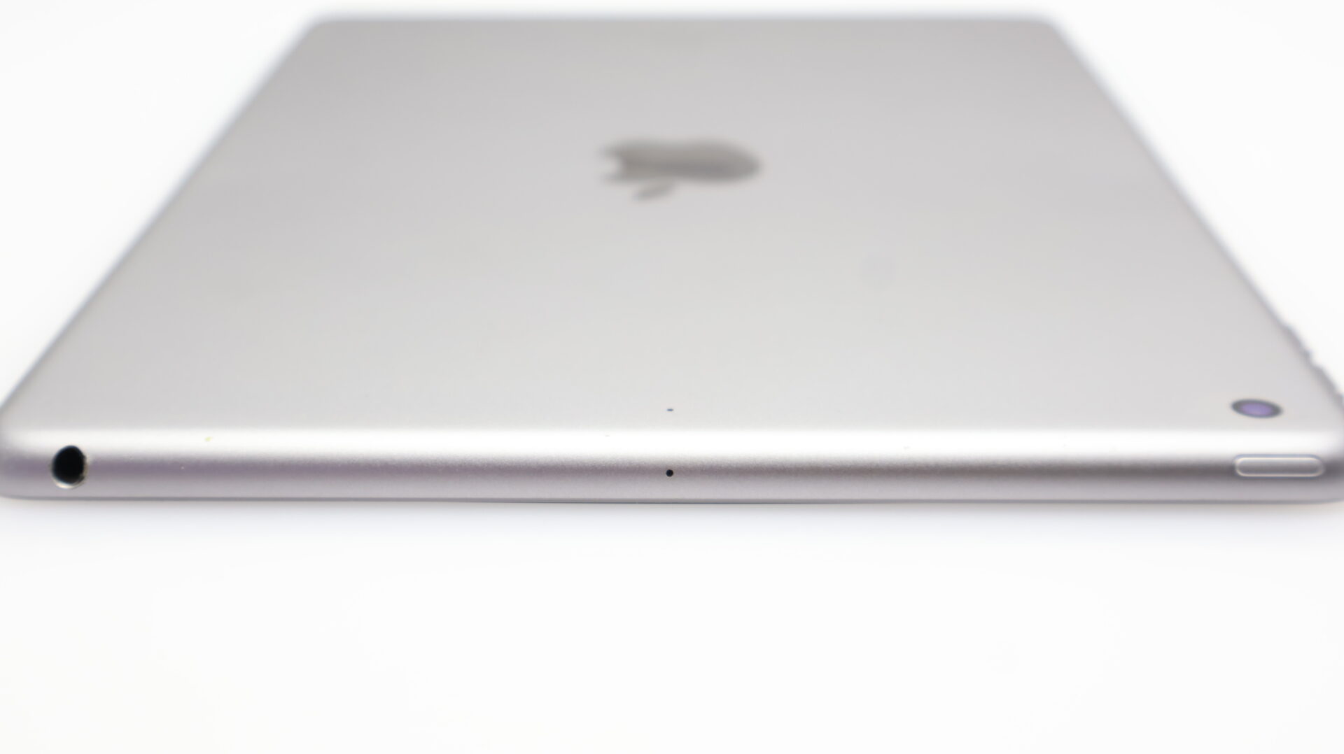 iPad 9.7" 6th Gen 32GB (Wi-Fii Only) Touch ID Not Working Space Gray - Image 13