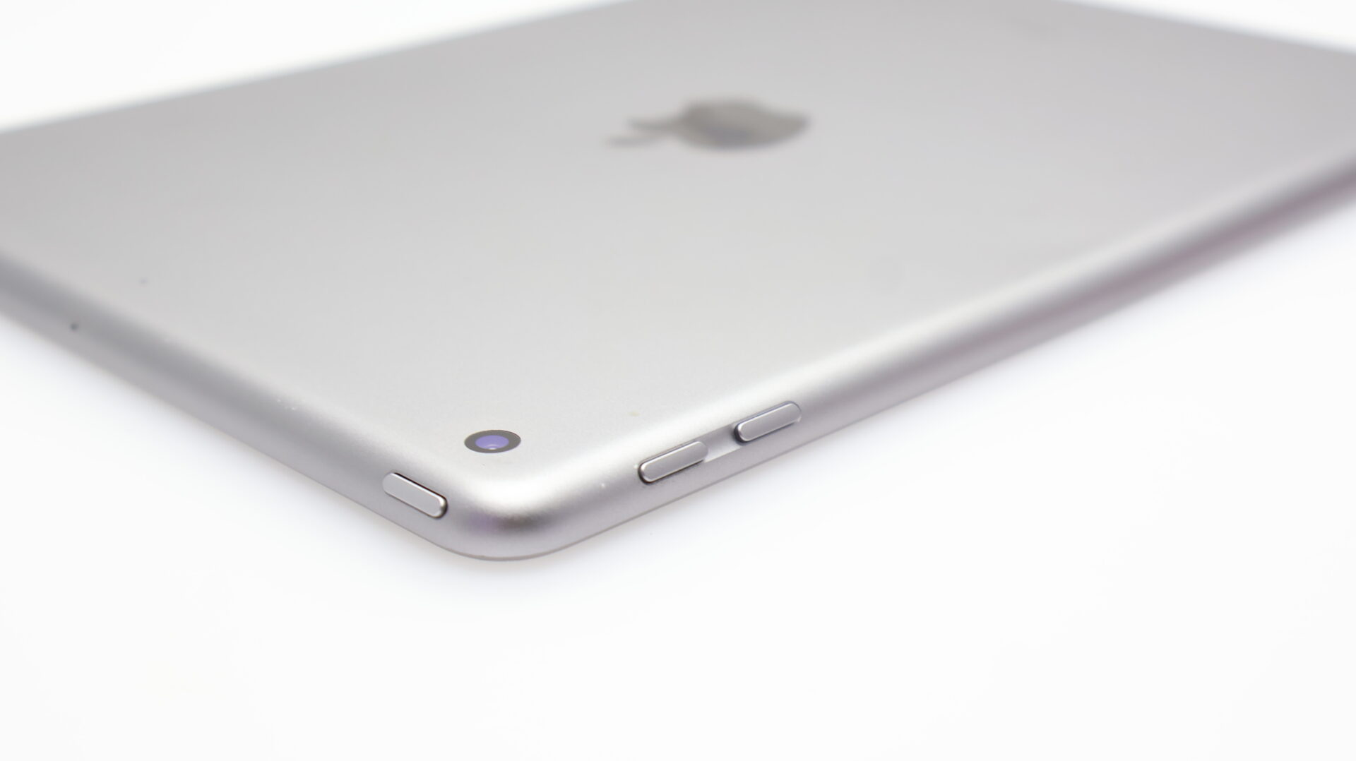 iPad 9.7" 6th Gen 32GB (Wi-Fii Only) Touch ID Not Working Space Gray - Image 14