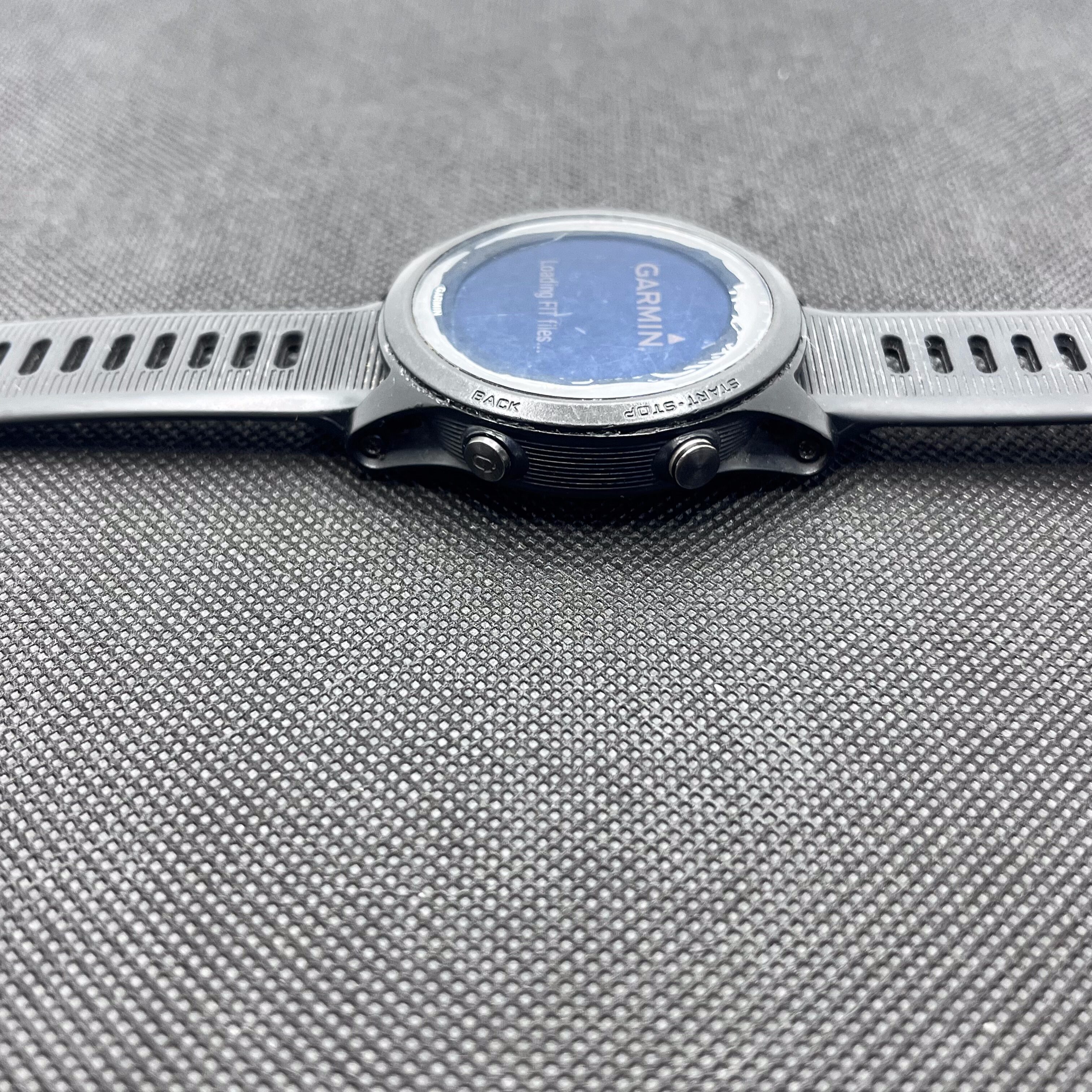 Garmin Forerunner 945 Screen Damage Black (3 Month Warranty) - Image 5