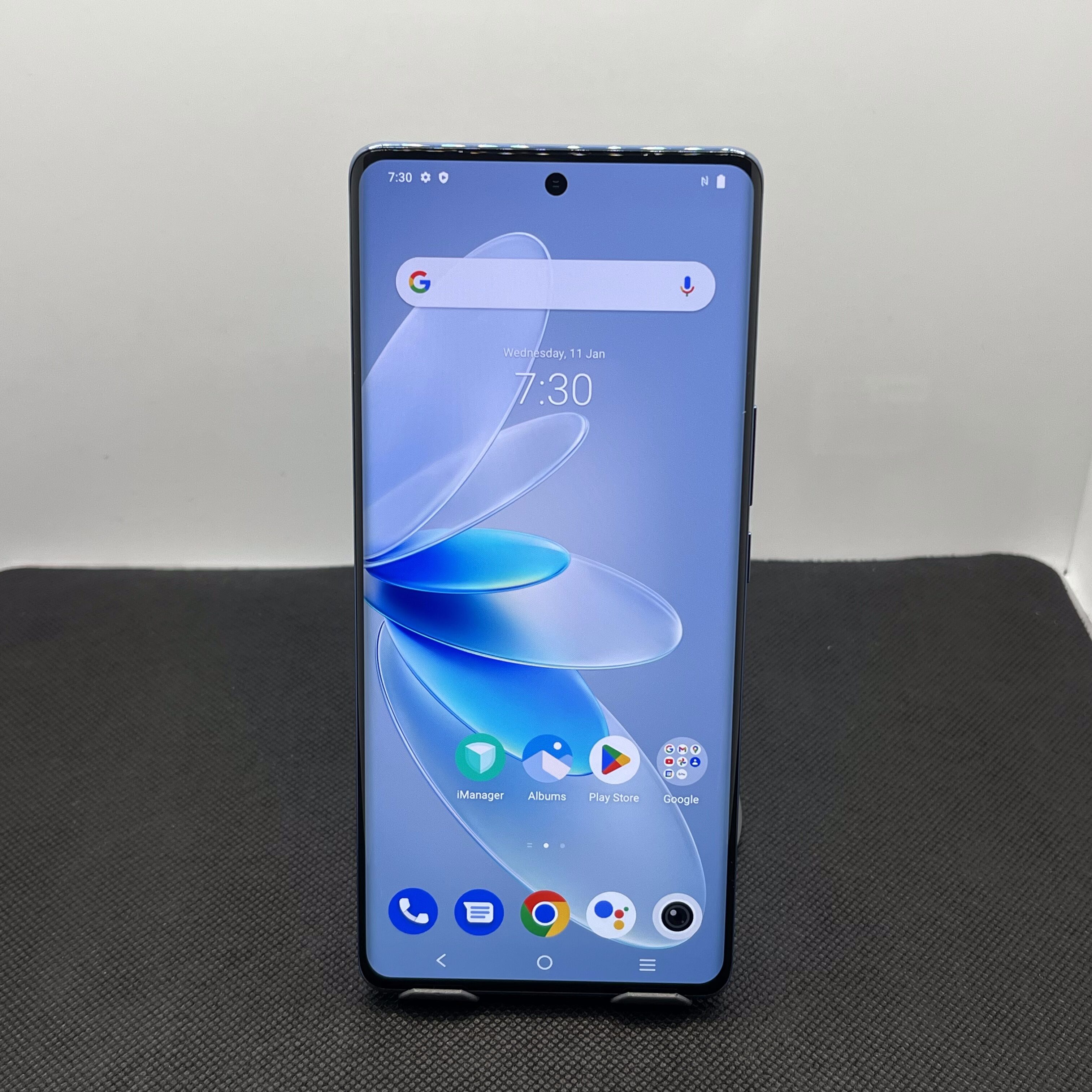 Vivo V27 256GB Dual Sim Magic Blue - (Grade A) - Image 2