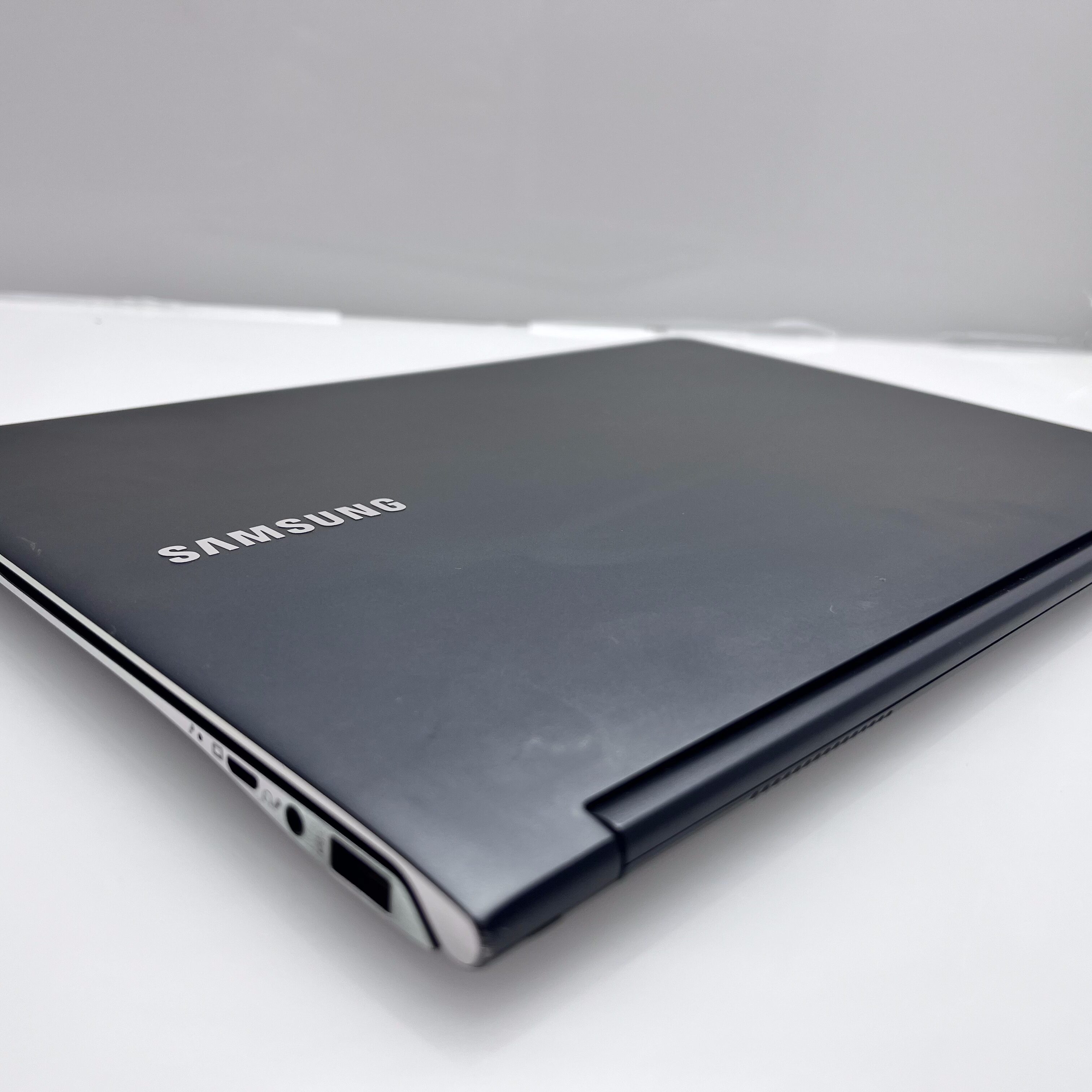 Samsung Series 9 UltraBook 4GB RAM 256GB SSD - Faulty Battery | Bright Spots - Image 8