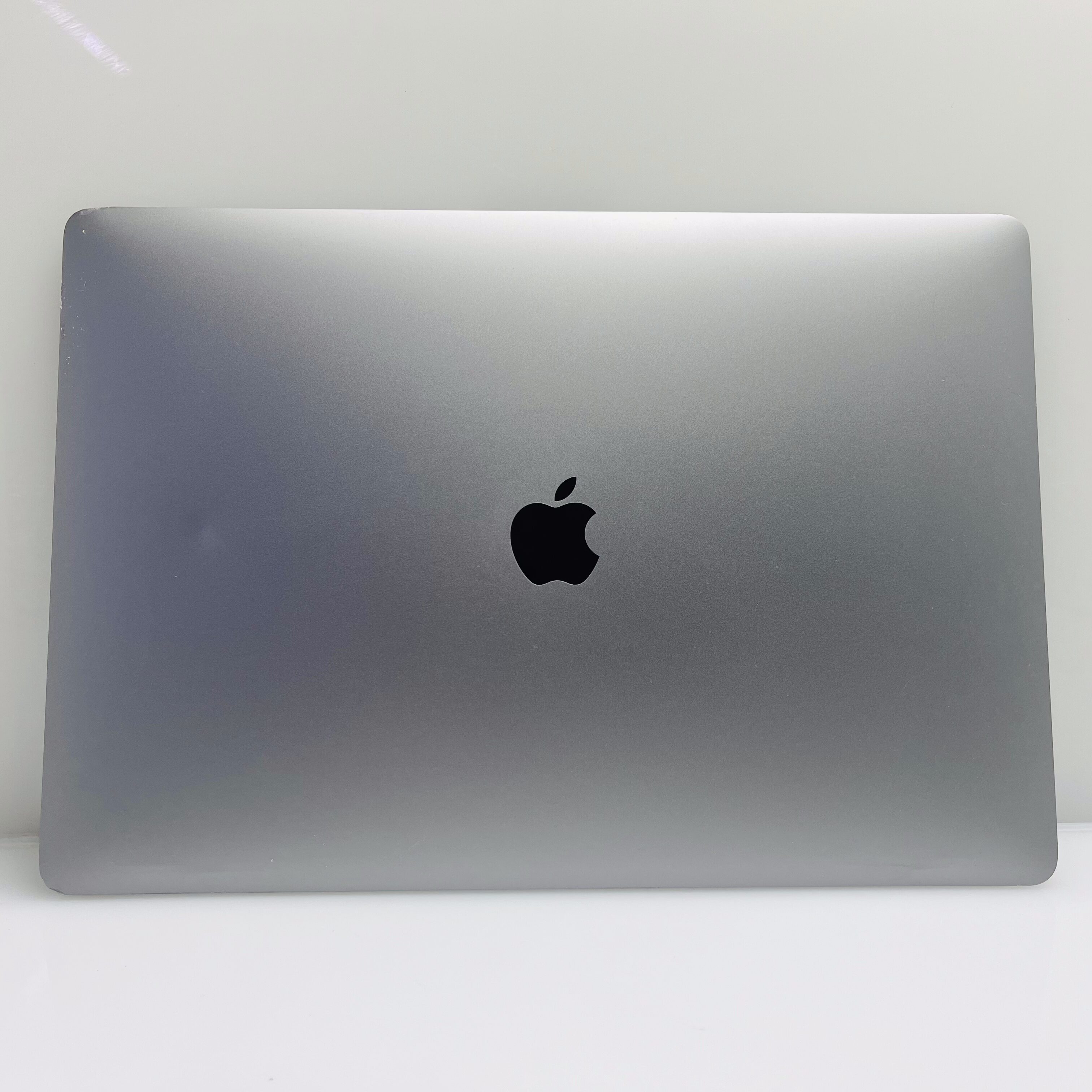 Apple MacBook Pro 15-Inch “Core i7” 2.6 GHz (Touch/2018) 16GB RAM 256GB SSD Space Grey (6 Month Warranty) - Bent Casing - Image 2
