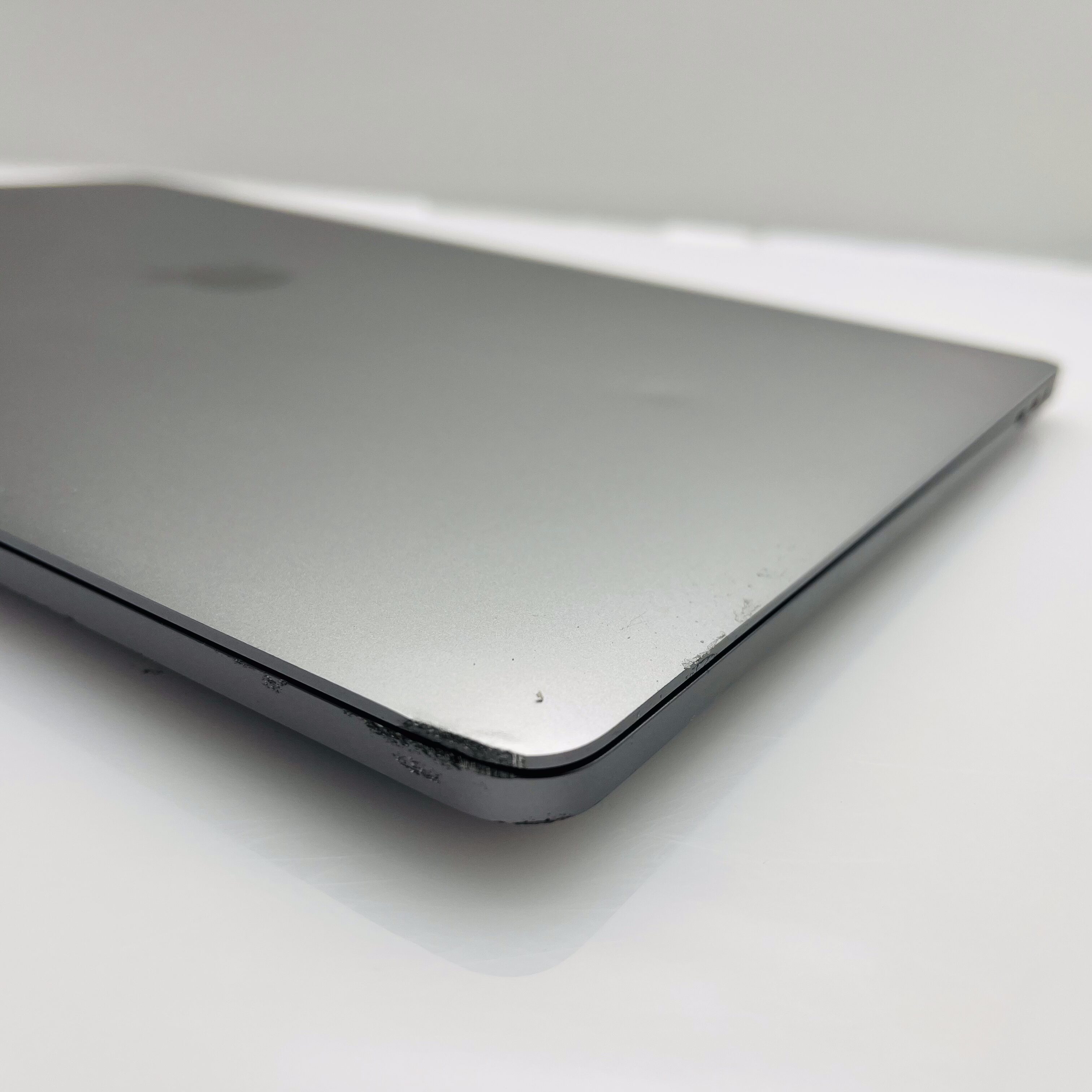 Apple MacBook Pro 15-Inch “Core i7” 2.6 GHz (Touch/2018) 16GB RAM 256GB SSD Space Grey (6 Month Warranty) - Bent Casing - Image 7
