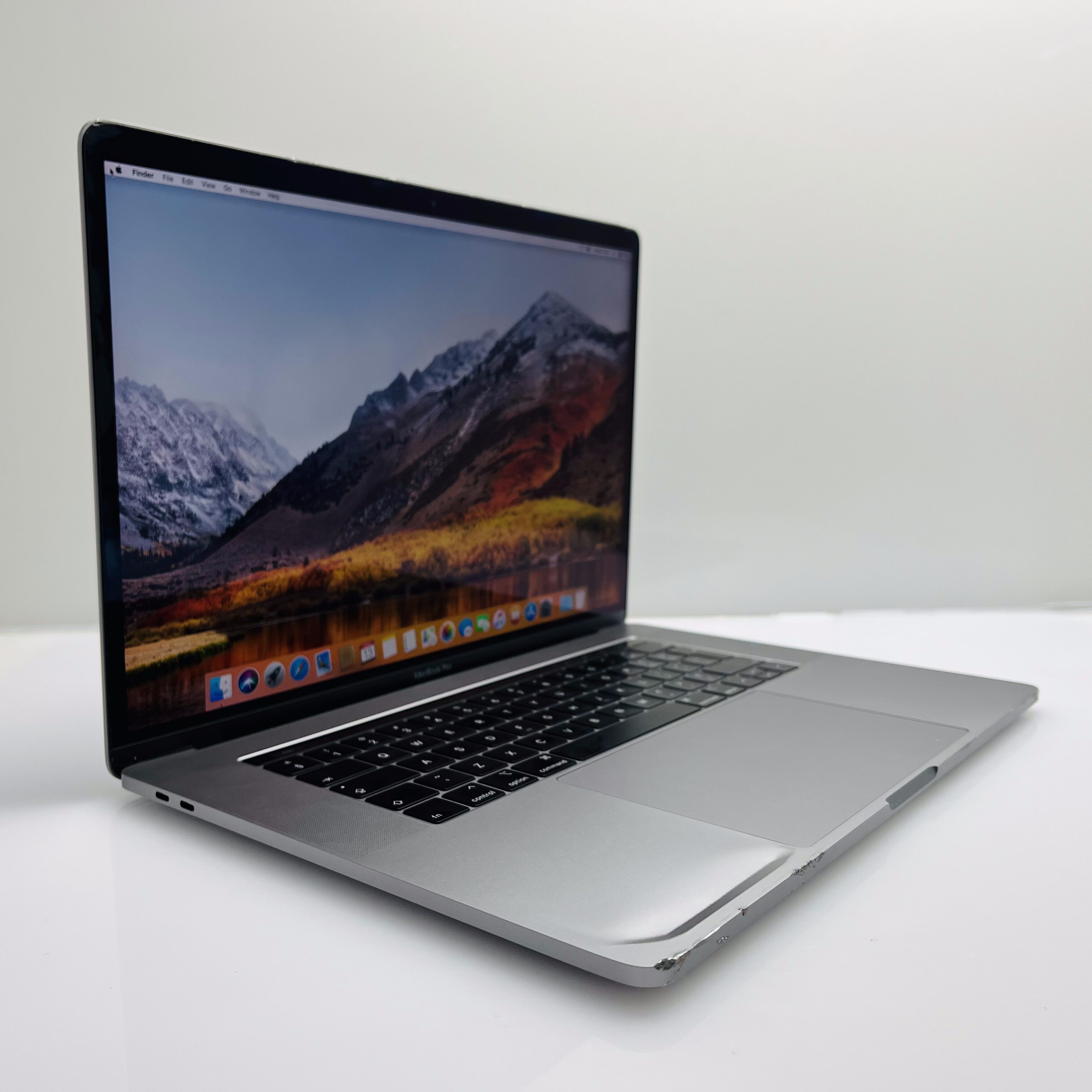 Apple MacBook Pro 15-Inch “Core i7” 2.6 GHz (Touch/2018) 16GB RAM 256GB SSD Space Grey (6 Month Warranty) - Bent Casing - Image 11