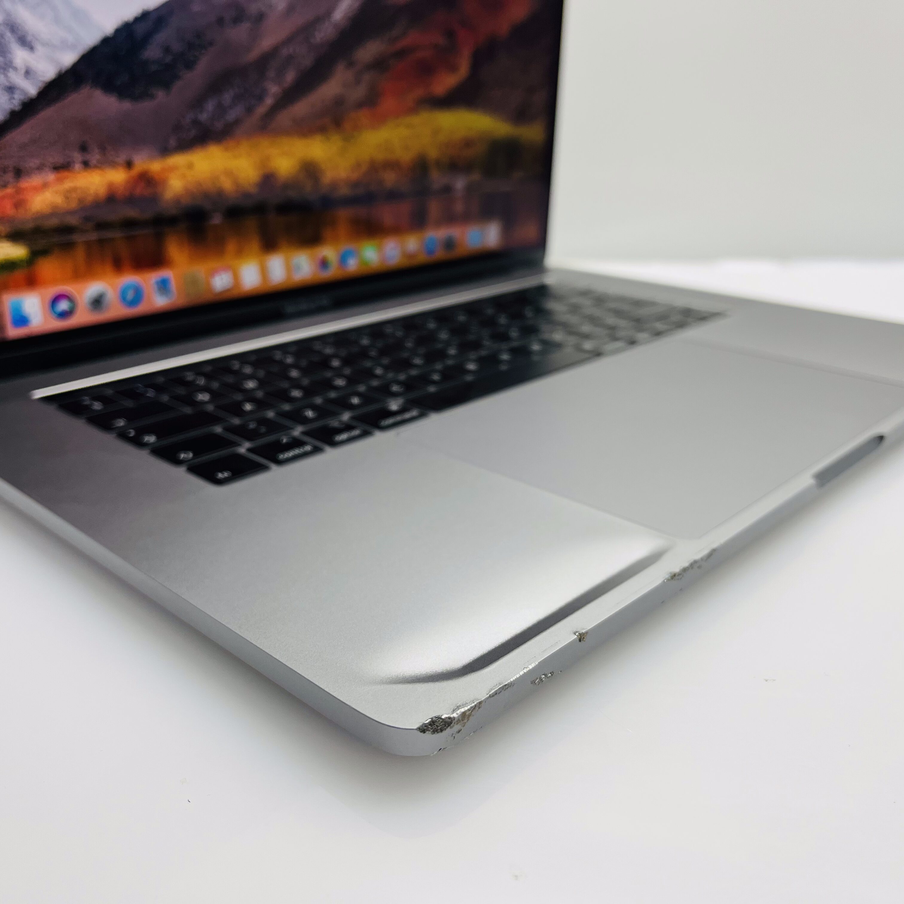 Apple MacBook Pro 15-Inch “Core i7” 2.6 GHz (Touch/2018) 16GB RAM 256GB SSD Space Grey (6 Month Warranty) - Bent Casing - Image 12