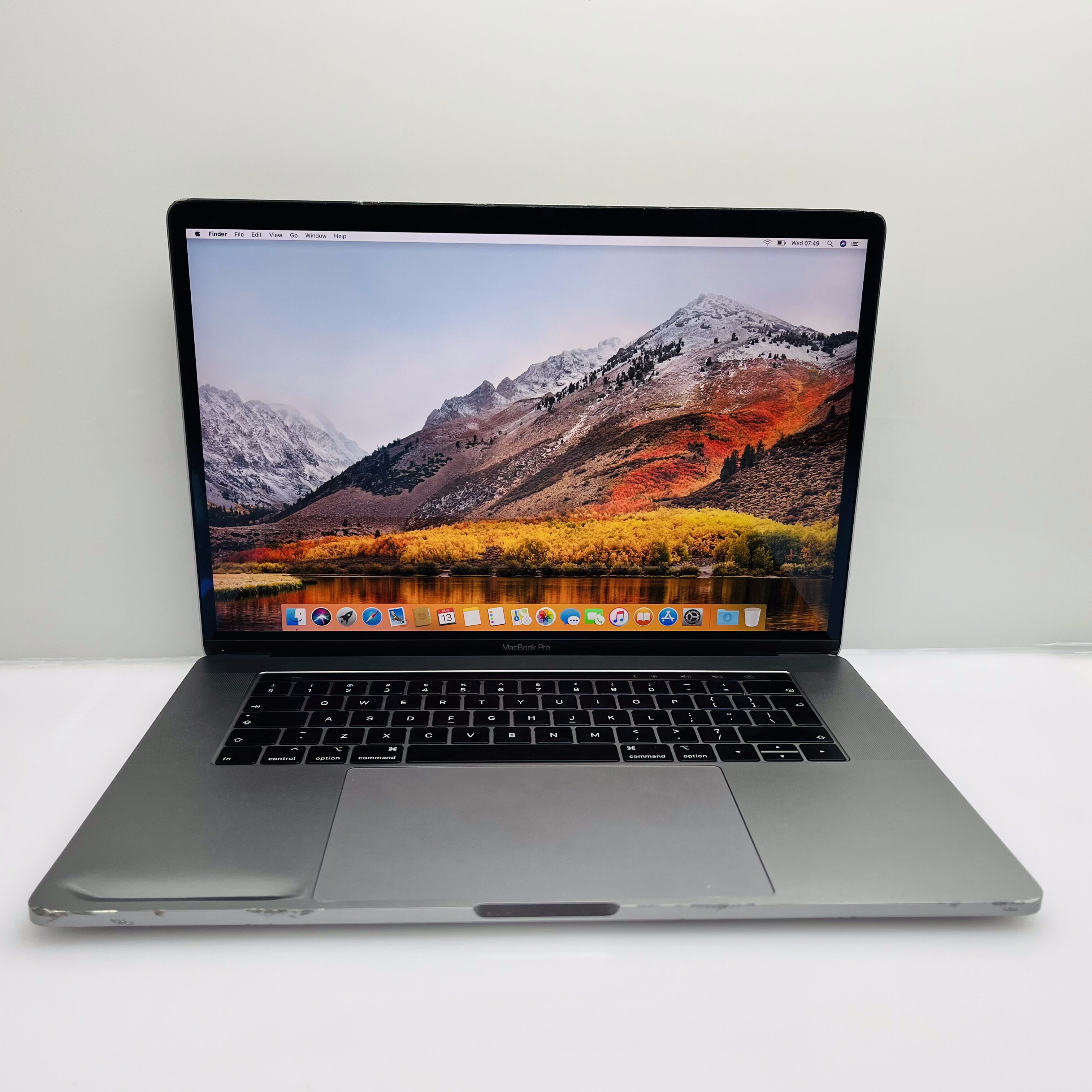 Apple MacBook Pro 15-Inch “Core i7” 2.6 GHz (Touch/2018) 16GB RAM 256GB SSD Space Grey (6 Month Warranty) - Bent Casing - Image 13