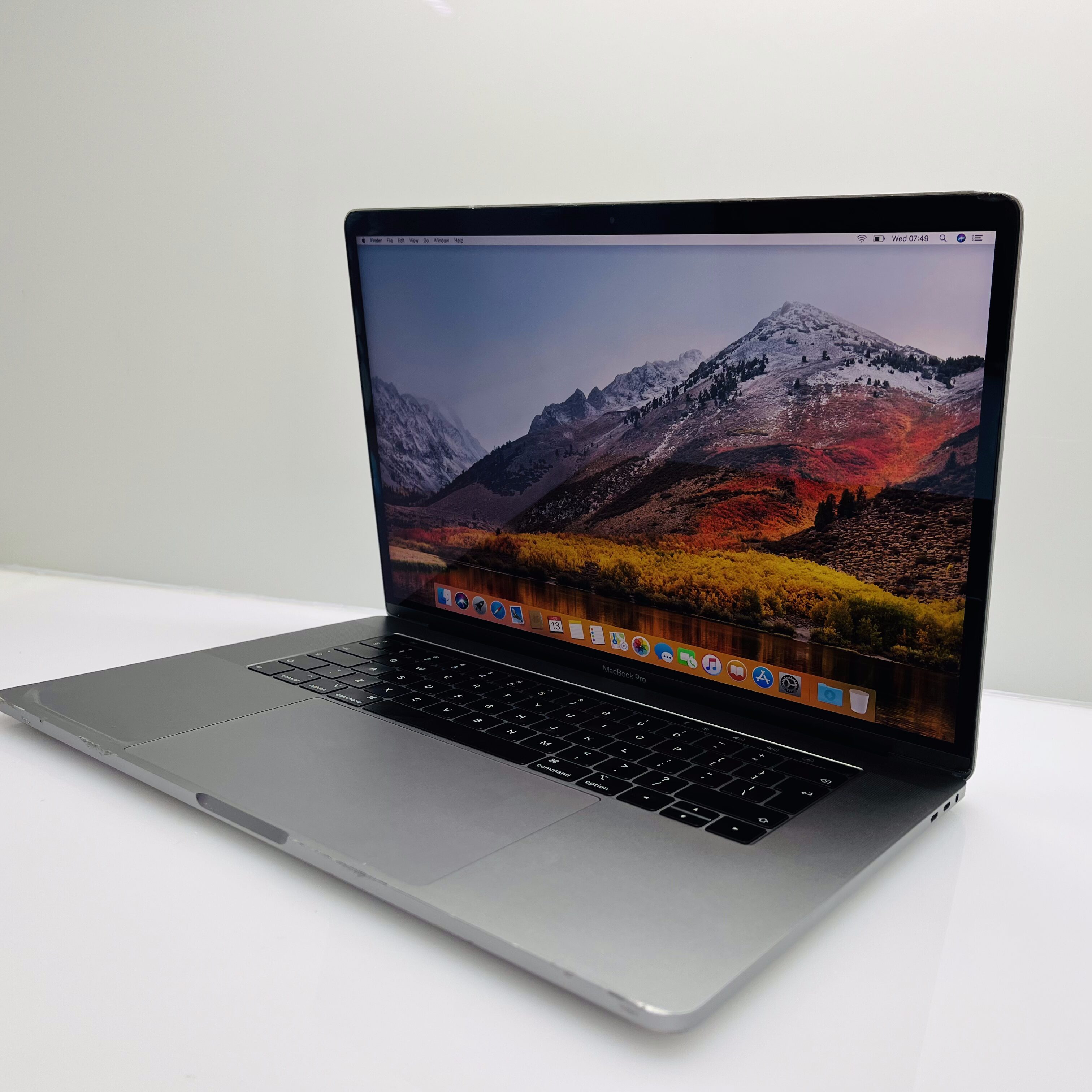 Apple MacBook Pro 15-Inch “Core i7” 2.6 GHz (Touch/2018) 16GB RAM 256GB SSD Space Grey (6 Month Warranty) - Bent Casing - Image 14