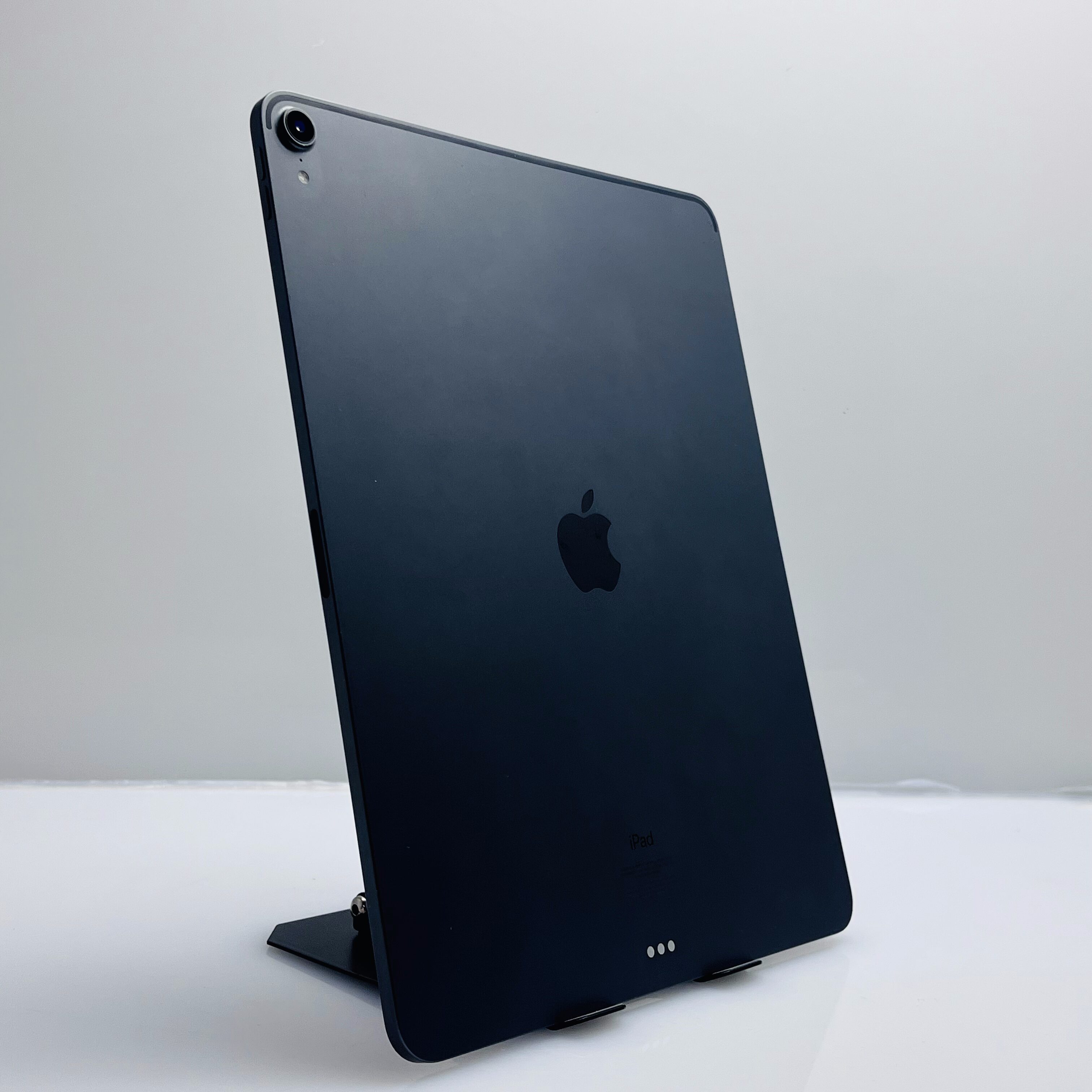 Apple iPad Pro 12.9 3rd Gen (Wifi Only) 64GB Space Grey - No Face ID And Screen Damage - Image 10