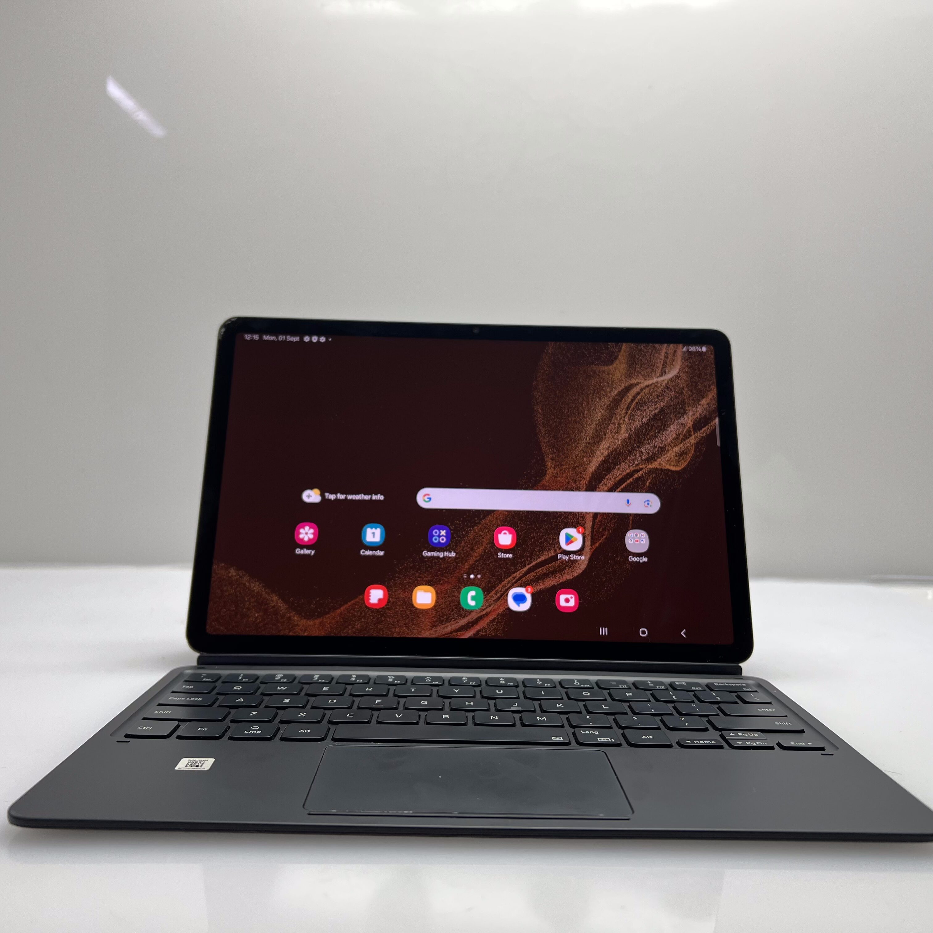 Samsung Galaxy Tab S8 (Wifi and 5G) 256GB Space Grey - Cracked Screen (3 Month Warranty) - Image 3