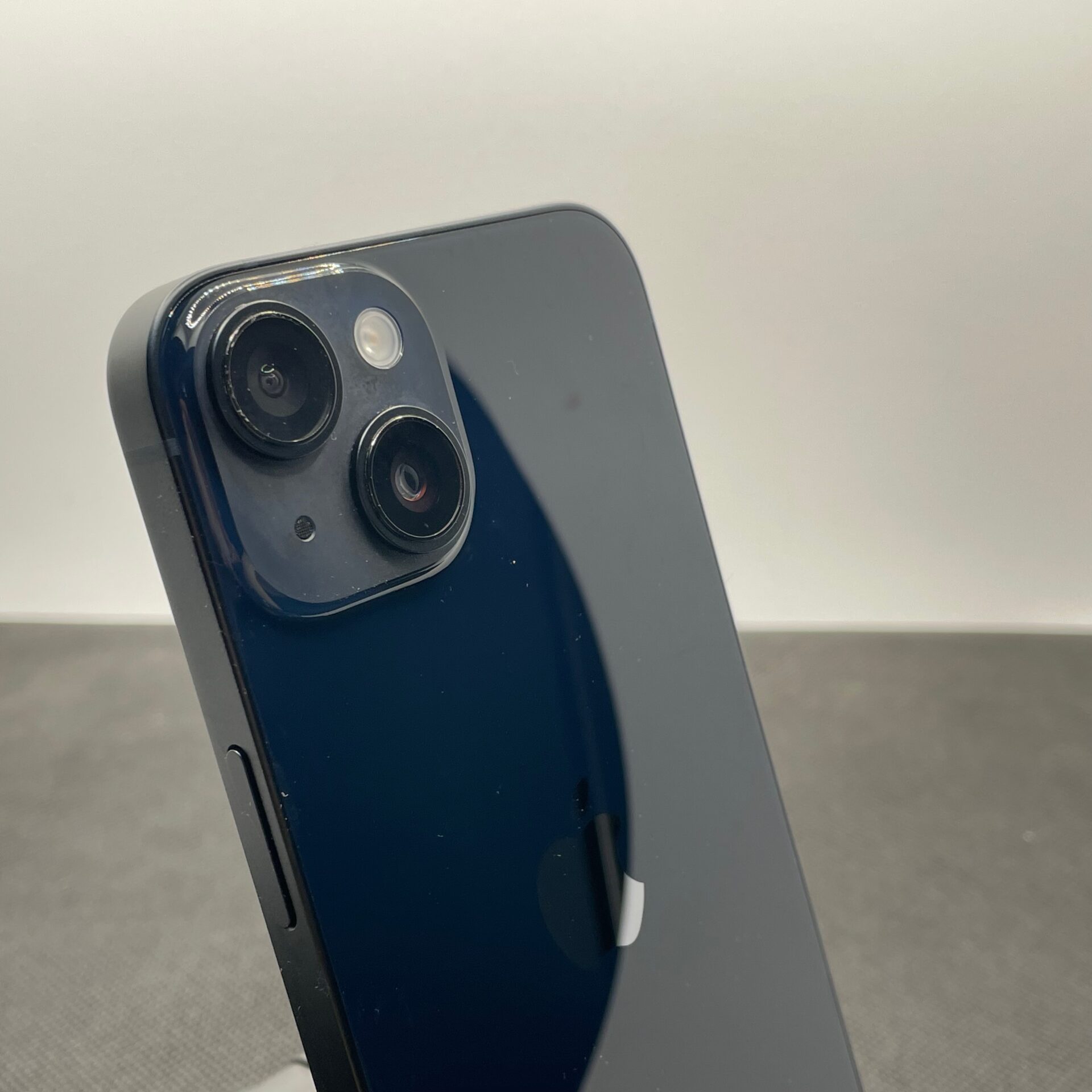 Apple iPhone 14 Midnight 128GB (12 Month Warranty) - Blurry Front Camera - Image 11