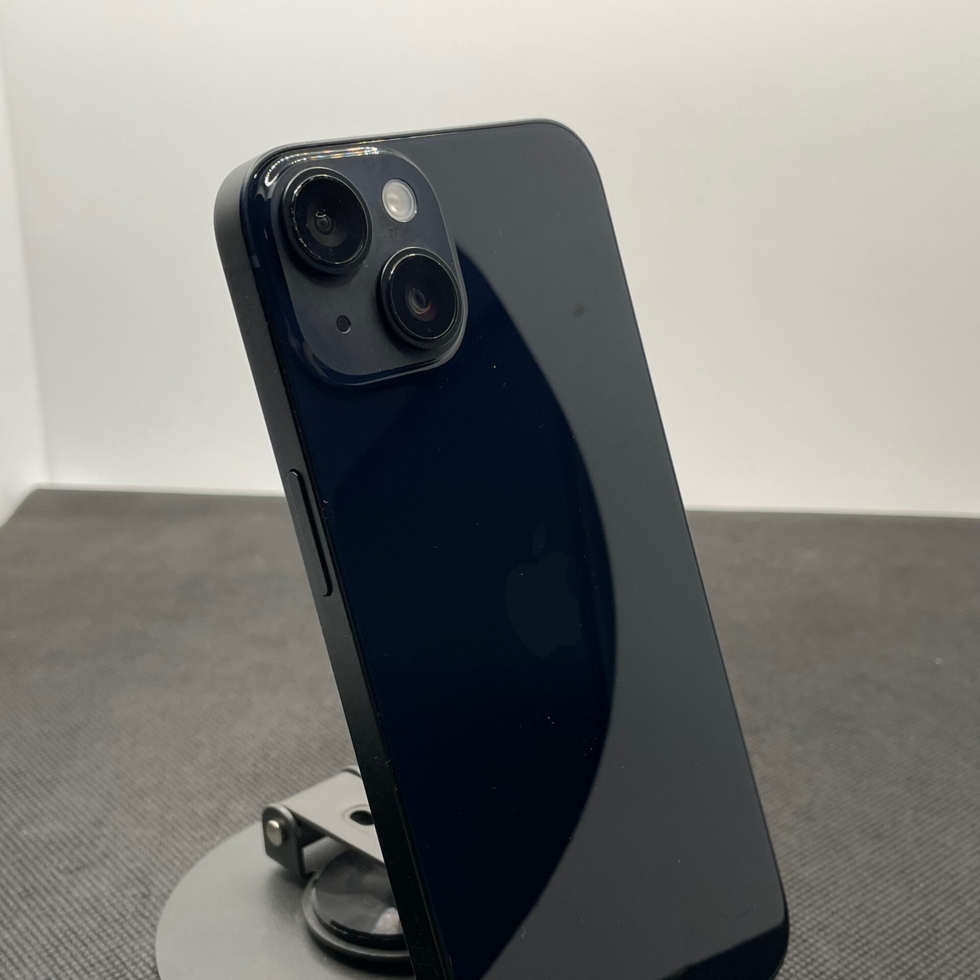 Apple iPhone 14 Midnight 128GB (12 Month Warranty) - Blurry Front Camera - Image 10