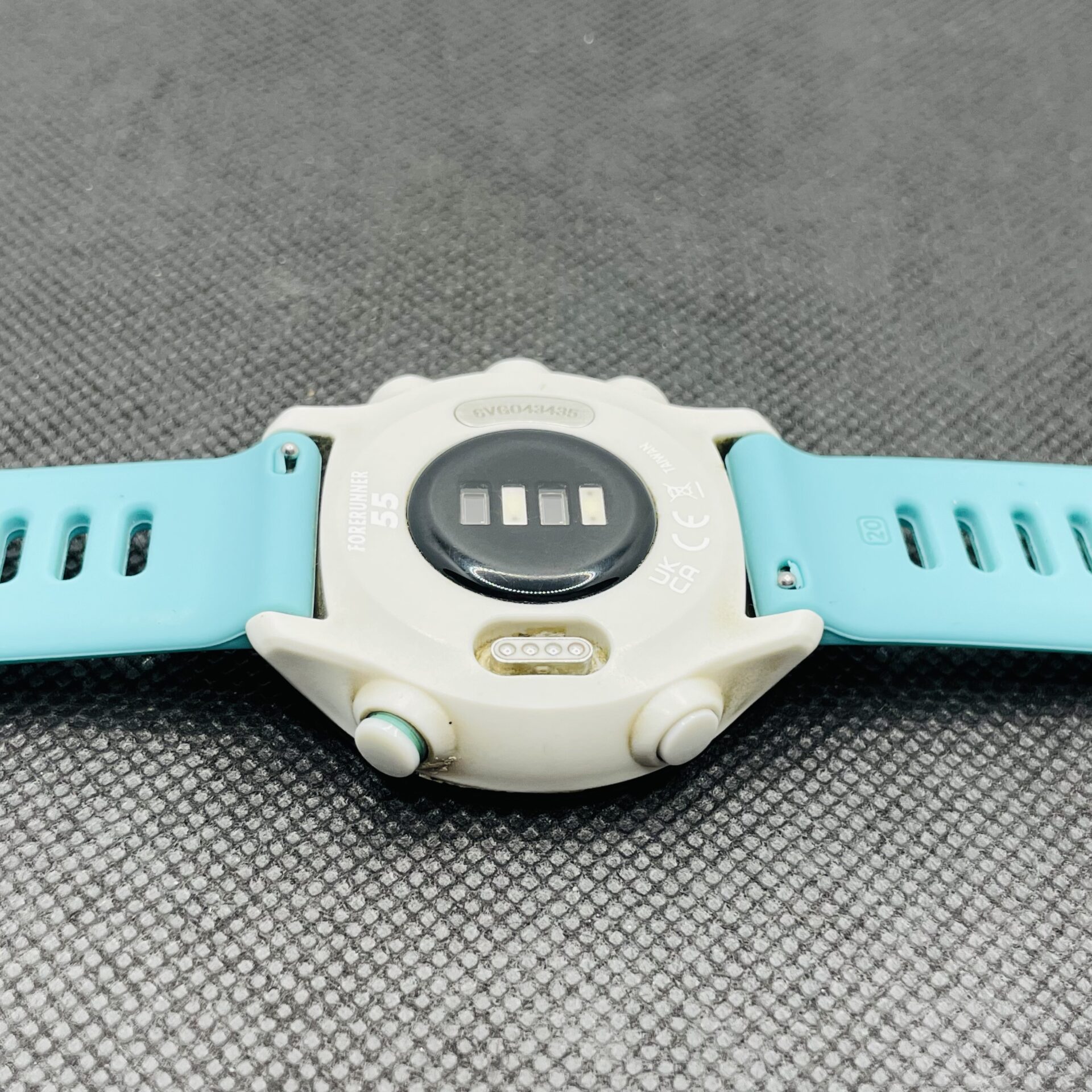 Garmin Forerunner 55 White - With Blue Straps - Image 6