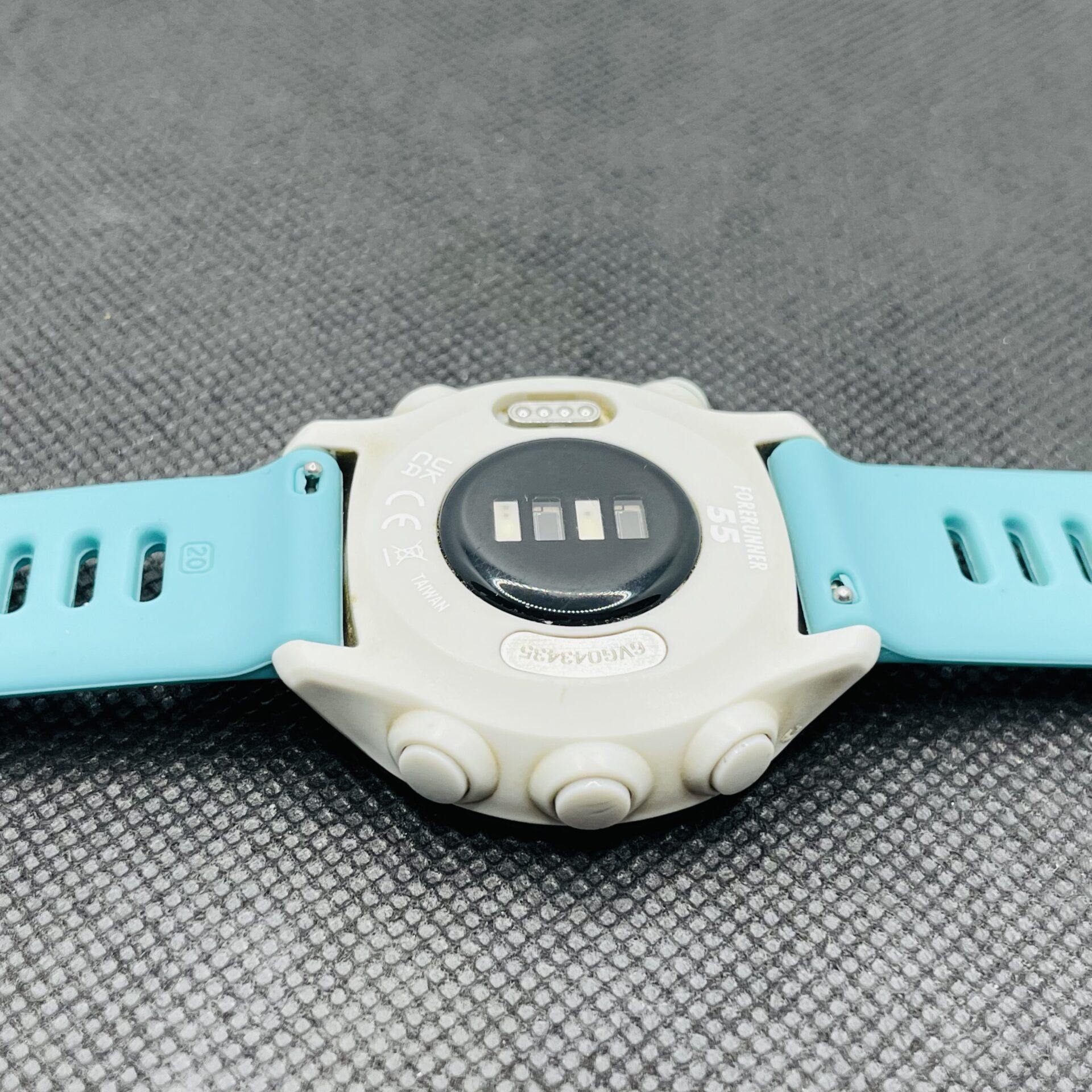 Garmin Forerunner 55 White - With Blue Straps - Image 7