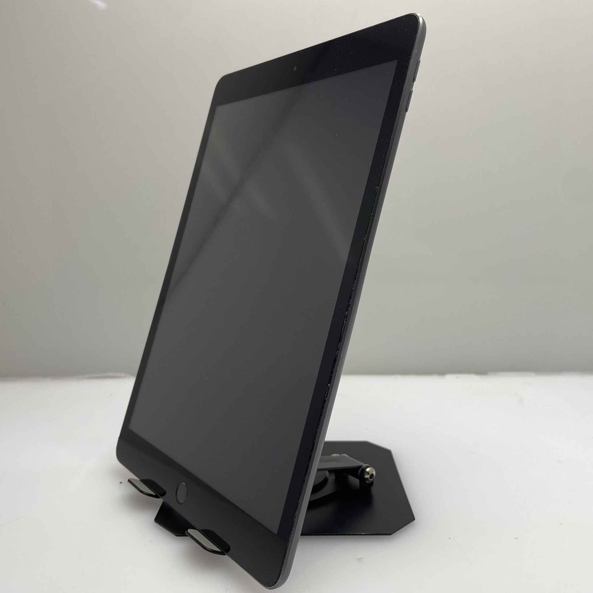 Apple iPad 10.2" 9th Gen 64GB (Wifi Only) Space Grey - No Touch ID | Bright Spots - Image 6