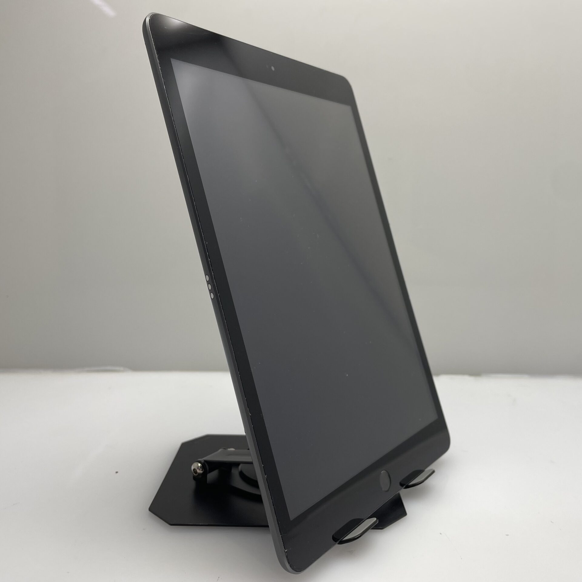 Apple iPad 10.2" 9th Gen 64GB (Wifi Only) Space Grey - No Touch ID | Bright Spots - Image 5