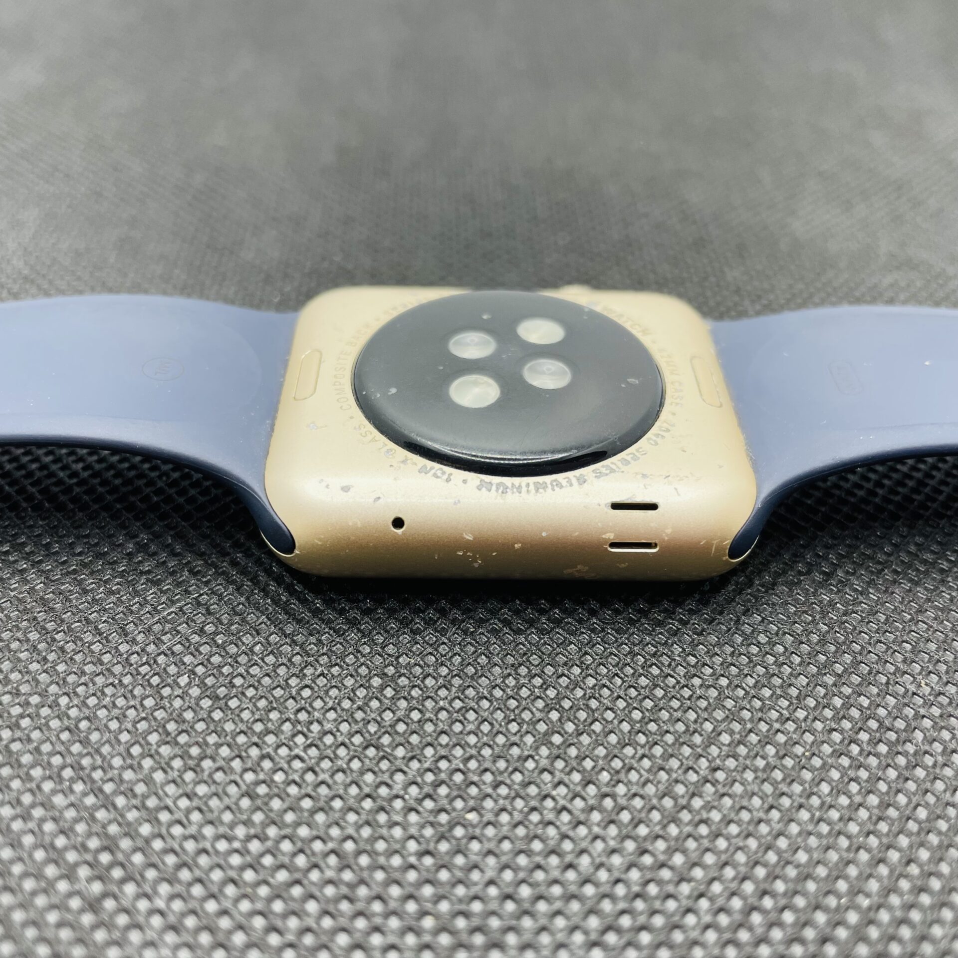 Apple Watch Series 3 42mm GPS Only Gold - Cracked Screen - Image 8