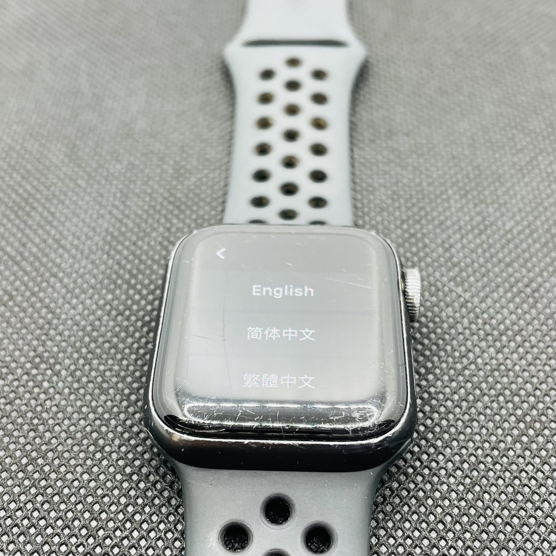 Apple Watch Series 6 Nike 40mm GPS Only Space Gray (3 Month Warranty) - Image 2