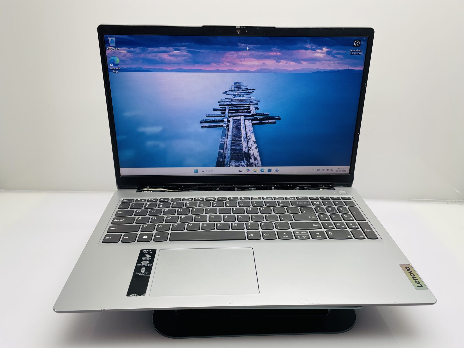 Lenovo Ideapad 1 15AMN7 AMD Ryzen 3 8GB RAM 256GB SSD NVMe Silver – Hinge Damage - Image 3