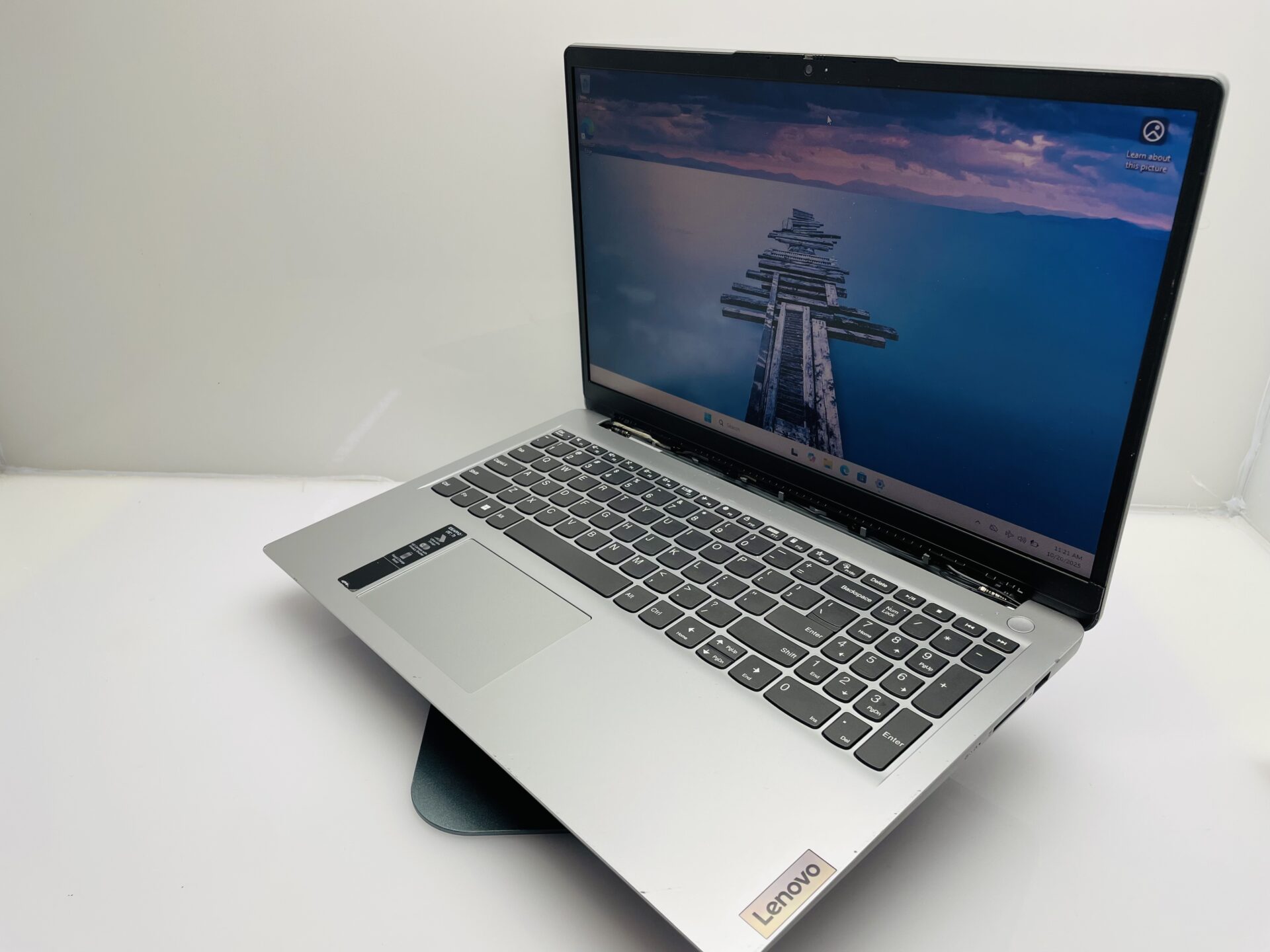 Lenovo Ideapad 1 15AMN7 AMD Ryzen 3 8GB RAM 256GB SSD NVMe Silver – Hinge Damage - Image 5