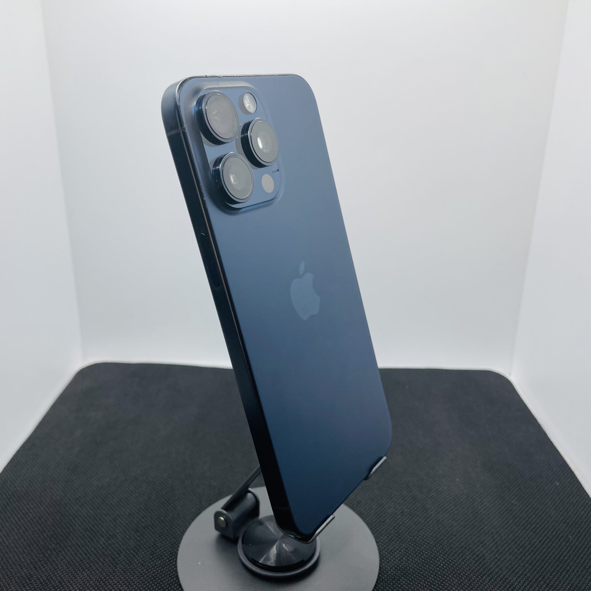 Apple iPhone 15 Pro Max 256GB Blue Titanium – (Grade B) - Image 9