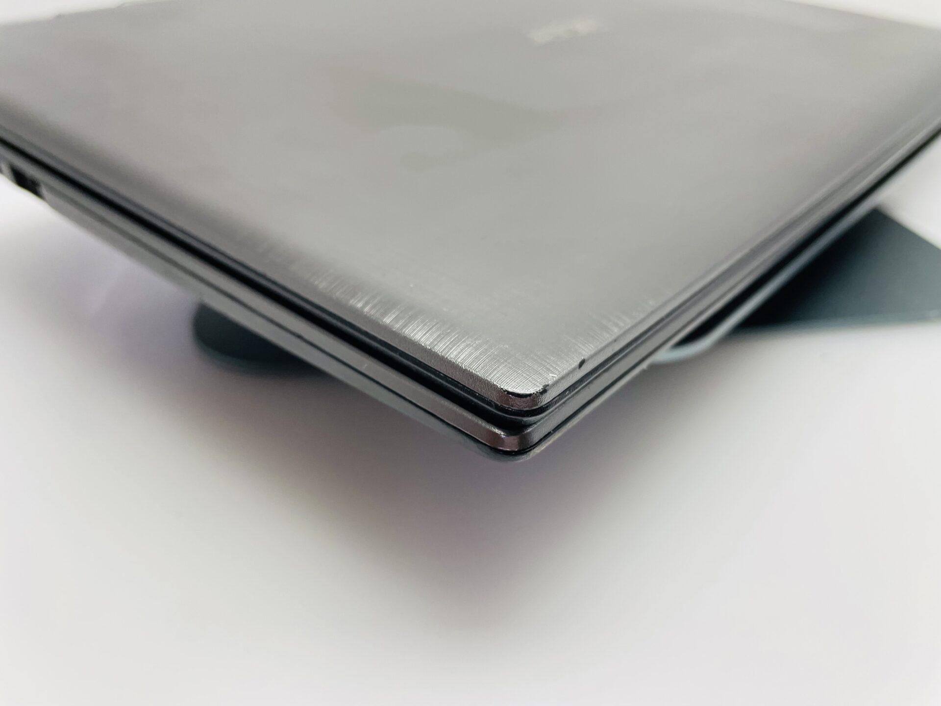 Acer Spin 3 8th Gen “Core i3” 2.10GHz 4GB RAM 1TB SSD Black - (Grade B) - Image 6