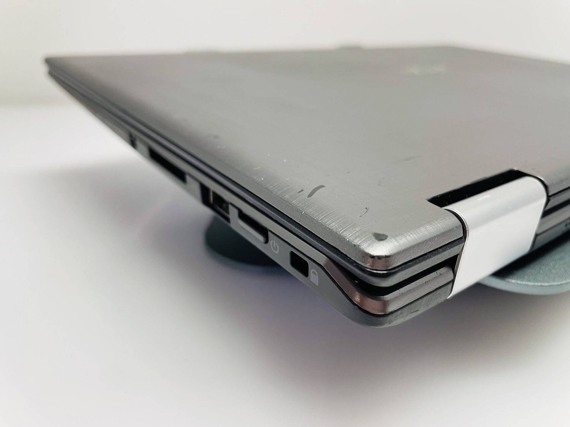 Acer Spin 3 8th Gen “Core i3” 2.10GHz 4GB RAM 1TB SSD Black - (Grade B) - Image 7