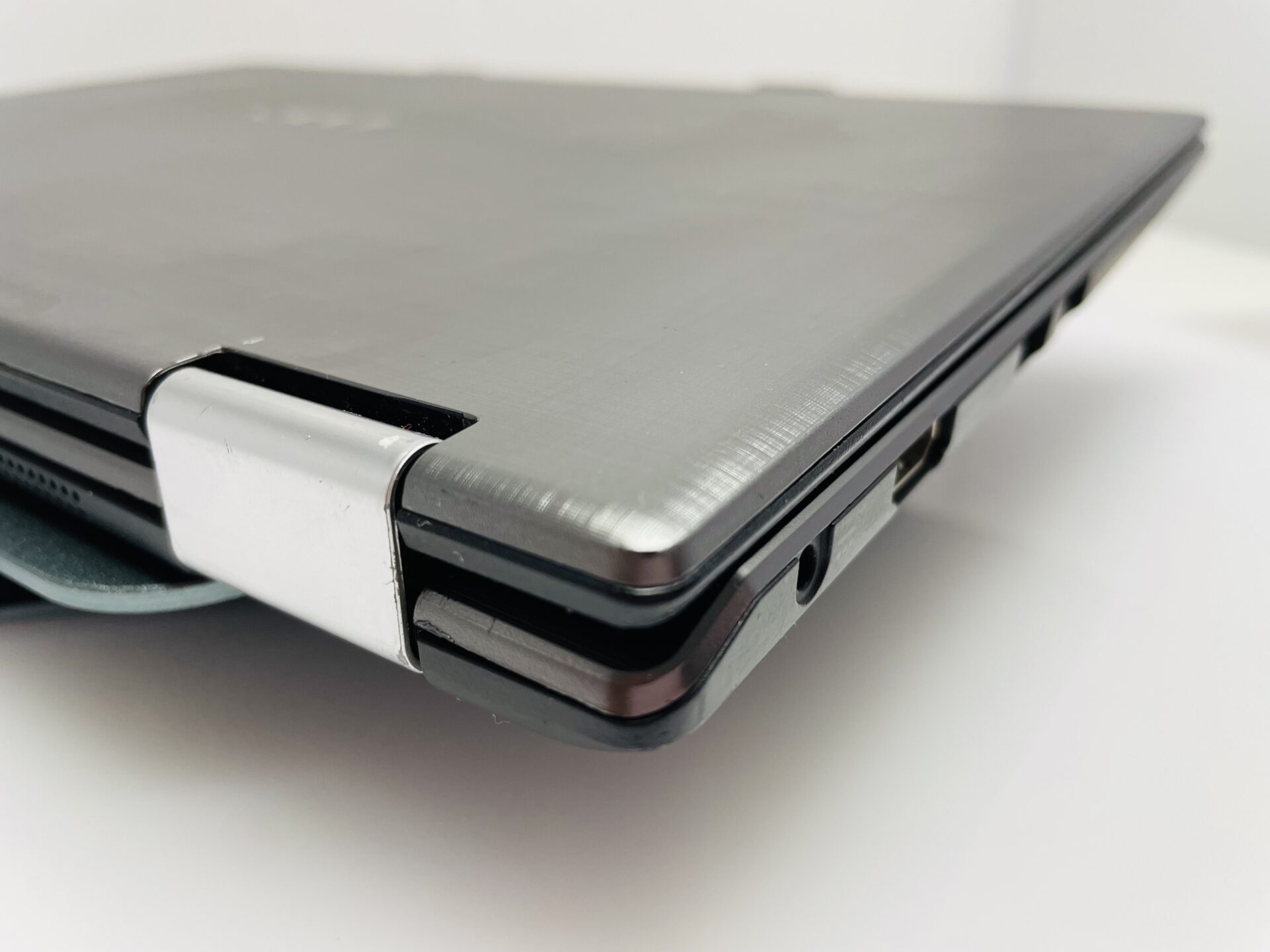 Acer Spin 3 8th Gen “Core i3” 2.10GHz 4GB RAM 1TB SSD Black - (Grade B) - Image 8