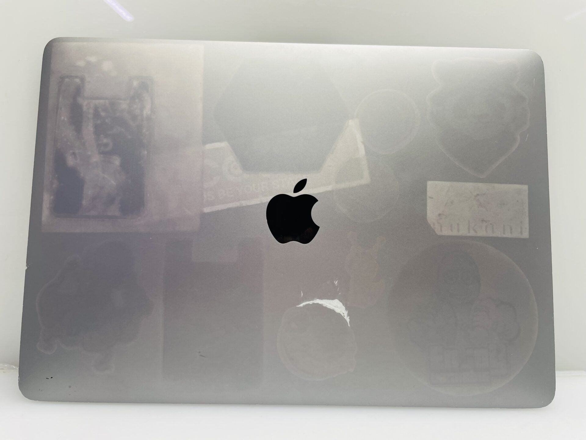 Apple MacBook Pro 13-Inch “Core i5” 2.4GHz (Touch/2019) 8GB RAM 256GB SSD Space Grey- Bright Spots | Cracked LCD Panel - Image 2