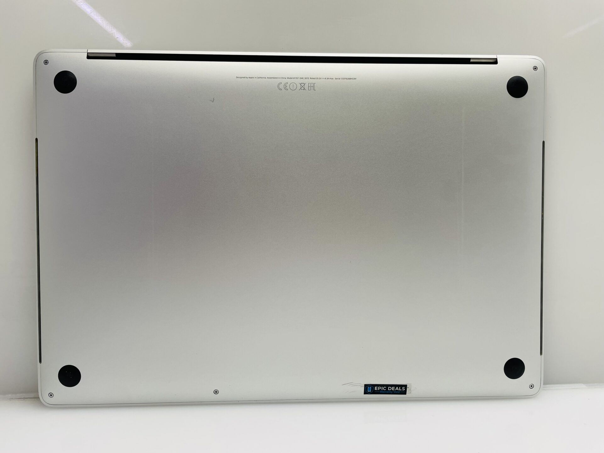 MacBook Pro 15-Inch “Core i7” 2.6GHz 16GB RAM 256GB SSD (Late 2016) Silver - (Grade B) - Image 10