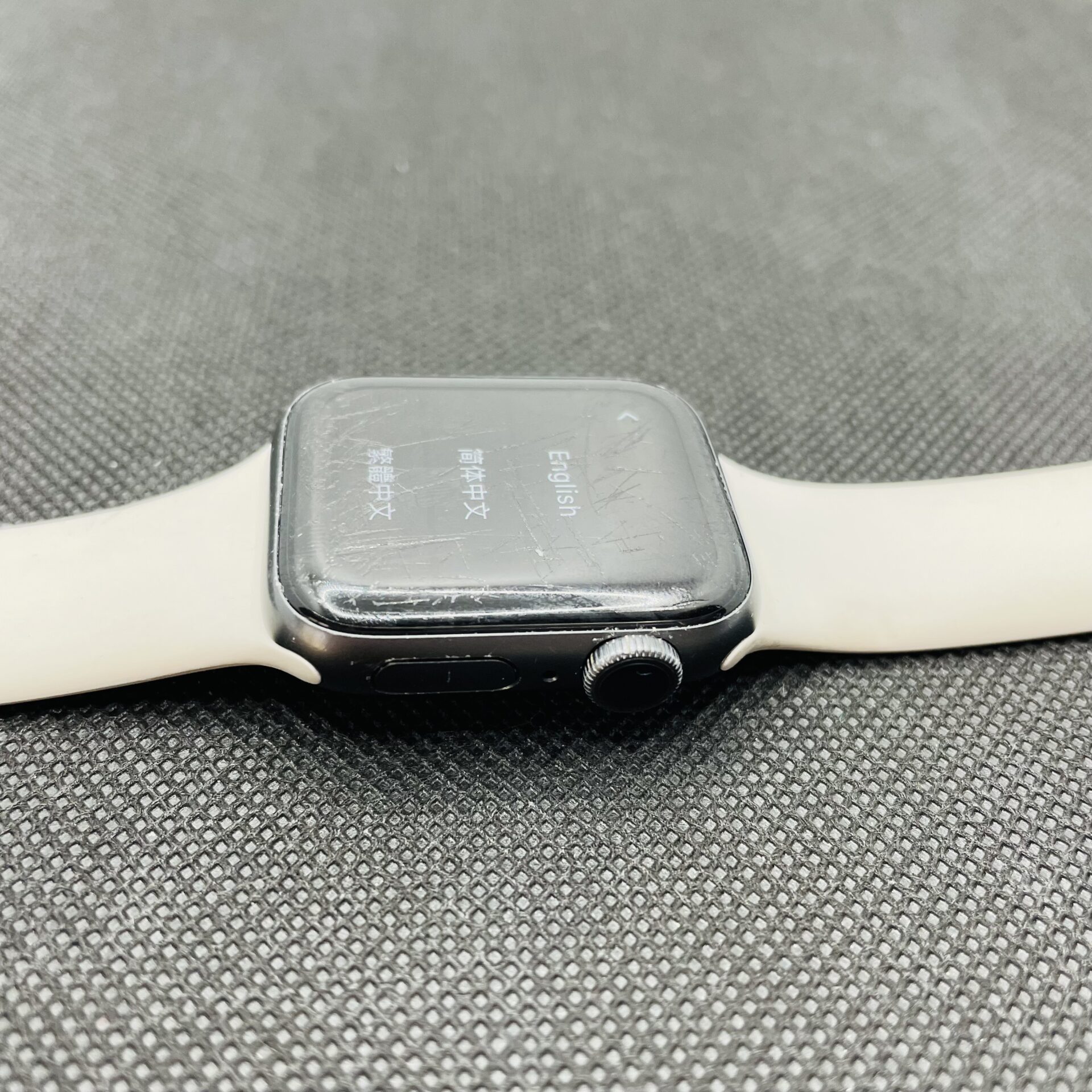 Apple Watch Series 6 40mm GPS Only Space Gray (Grade B) – With Beige Straps - Image 4