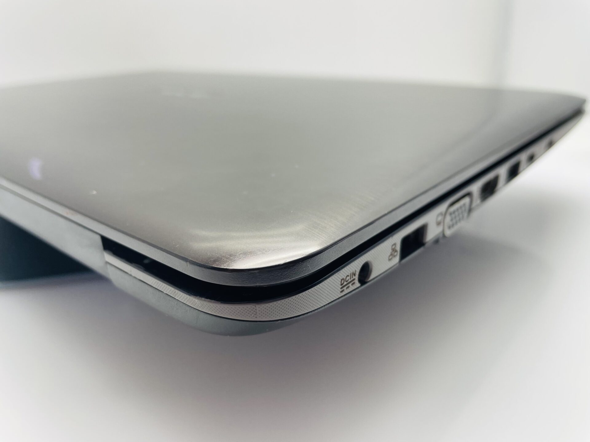 Asus X556U "Core i7" 2.50GHz 16GB RAM 1TB SSD Black - (Grade B) - Image 8