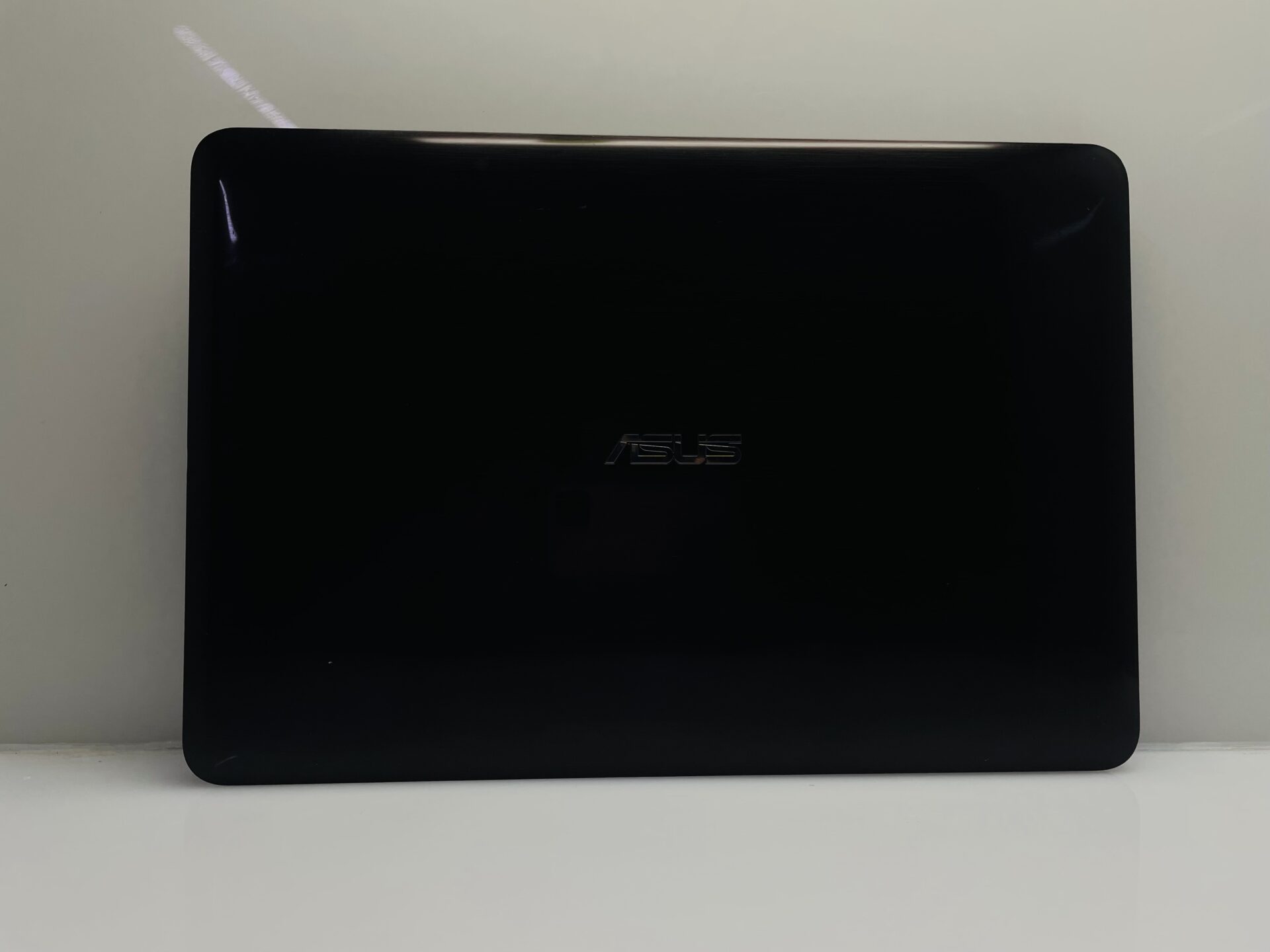 Asus X556U "Core i7" 2.50GHz 16GB RAM 1TB SSD Black - (Grade B) - Image 9