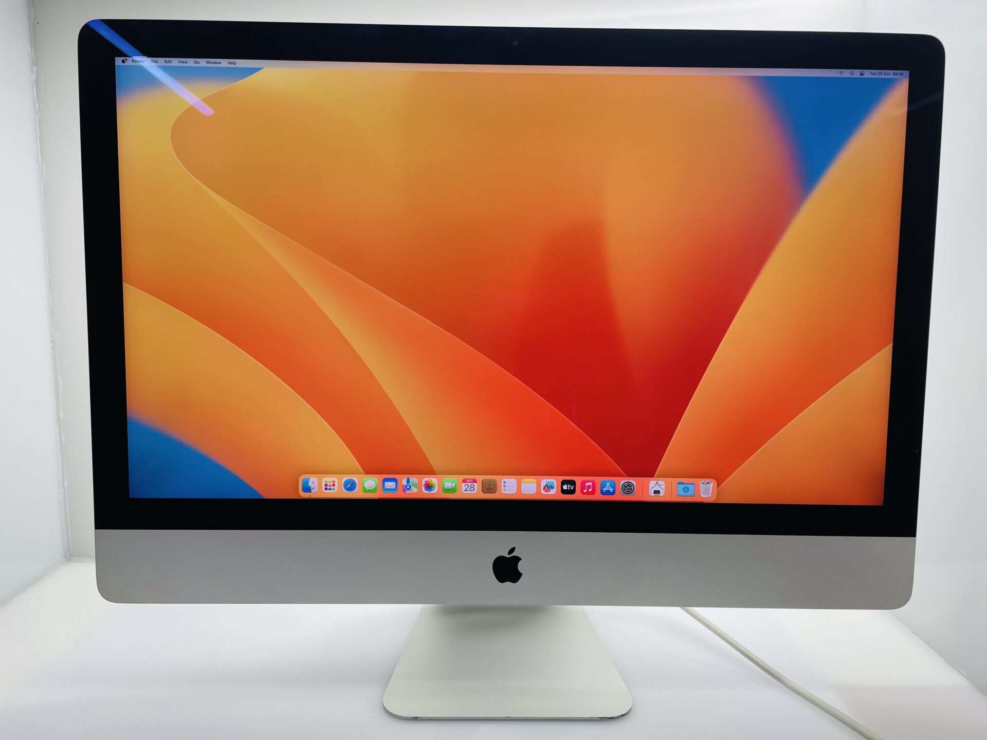 Apple iMac 27-Inch “Core i5” 3.5GHz (Mid 2017) 32GB RAM 1TB SSD Silver (Grade B) - Minor LCD Burn - Image 3