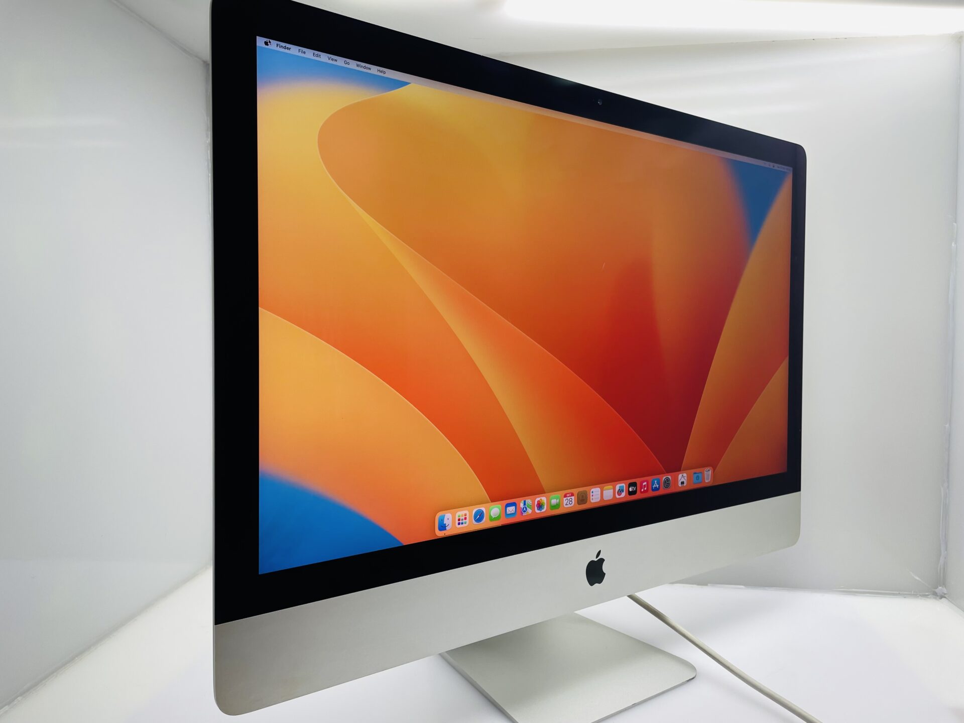 Apple iMac 27-Inch “Core i5” 3.5GHz (Mid 2017) 32GB RAM 1TB SSD Silver (Grade B) - Minor LCD Burn - Image 2