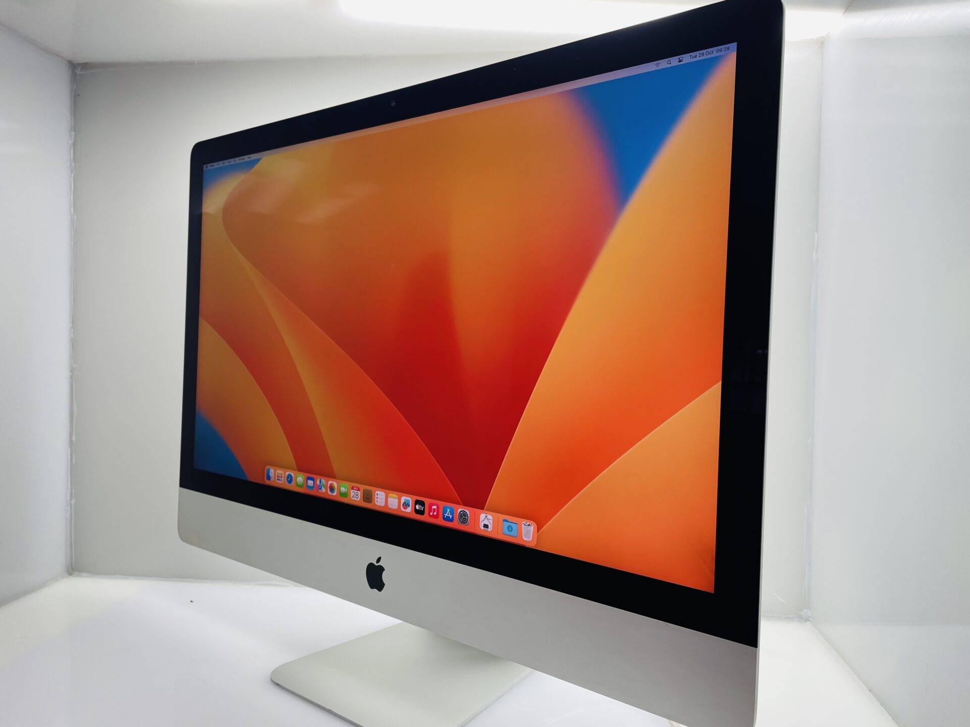 Apple iMac 27-Inch “Core i5” 3.5GHz (Mid 2017) 32GB RAM 1TB SSD Silver (Grade B) - Minor LCD Burn - Image 4