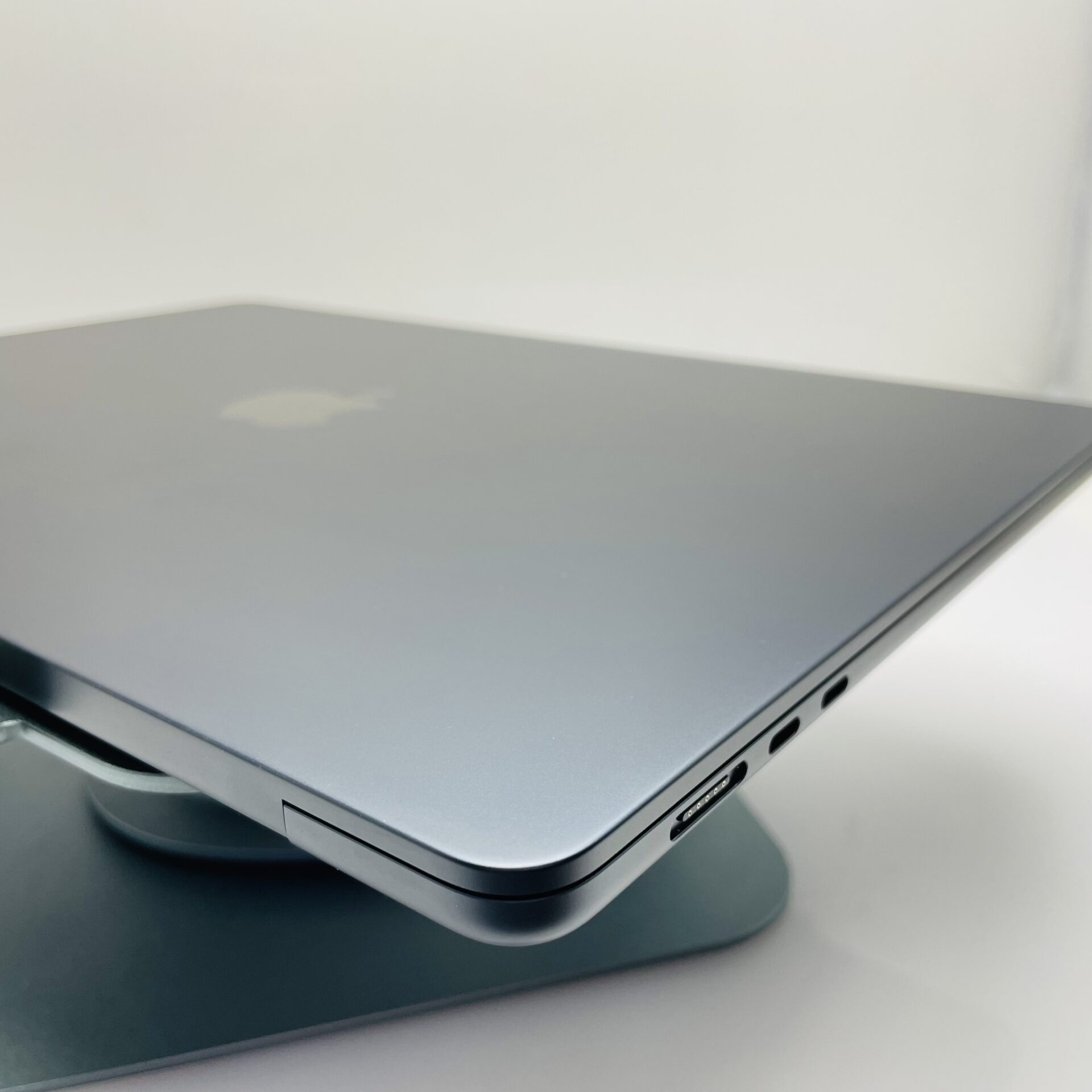 Apple Macbook Air "M3" 15-inch 8 CPU/10 GPU 8GB RAM 256GB SSD Midnight (12 Month Warranty) - Image 7