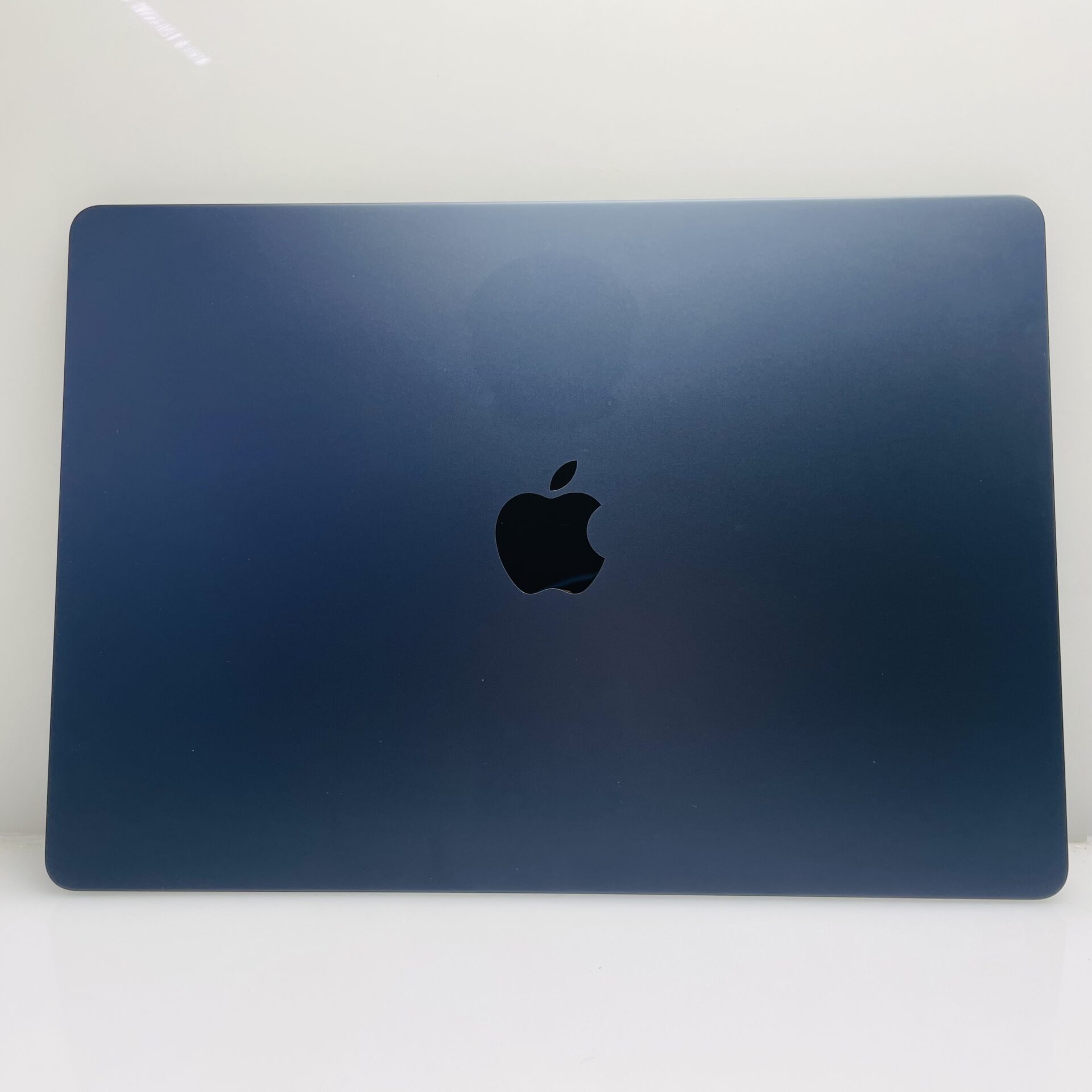 Apple Macbook Air "M3" 15-inch 8 CPU/10 GPU 8GB RAM 256GB SSD Midnight (12 Month Warranty) - Image 2