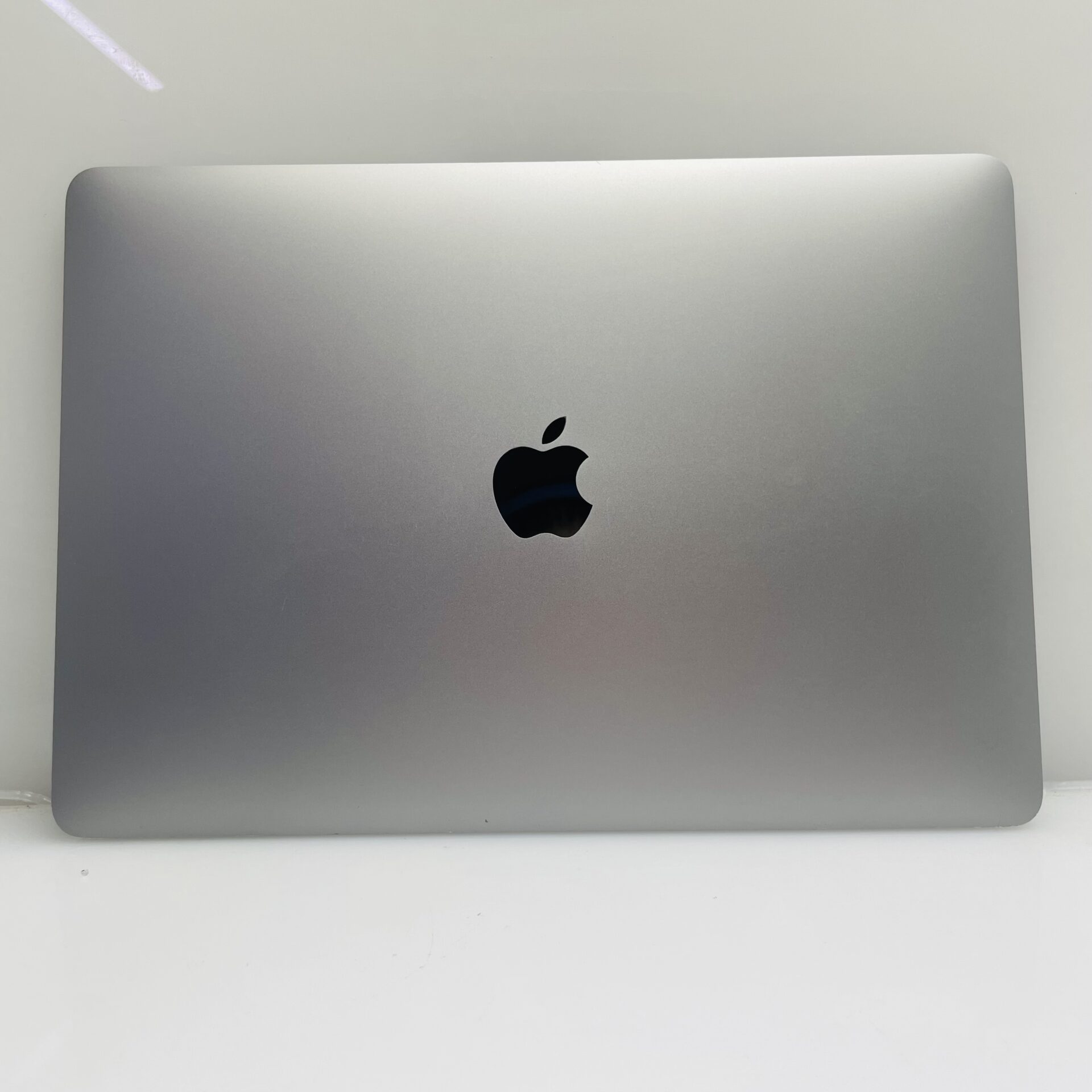 Apple MacBook Pro “M1” 13-inch 8 CPU/8 GPU (2020) 16GB RAM 256GB SSD Space Grey (12 Month Warranty) – Cracked LCD Panel - Image 2