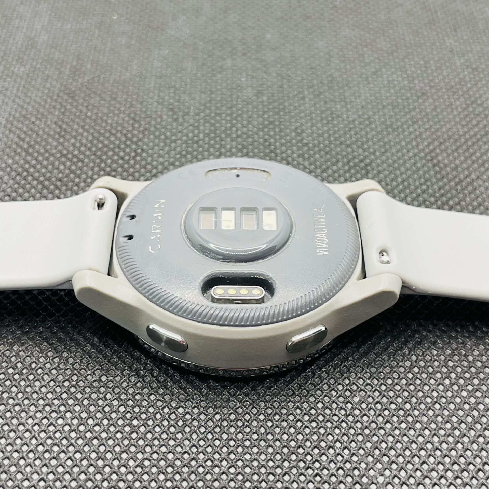 Garmin Vivoactive 4s Shadow Gray - No Charger - Image 6