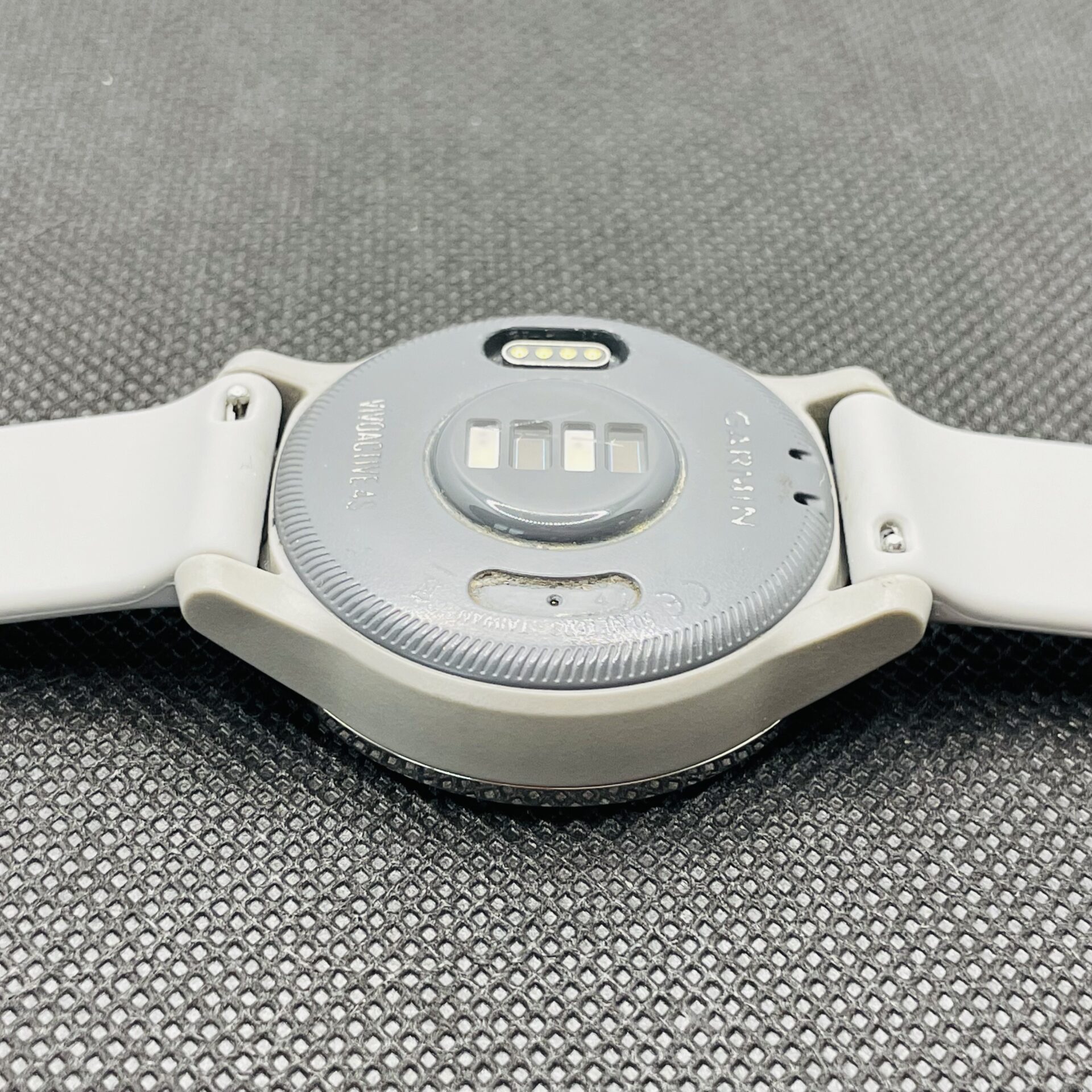 Garmin Vivoactive 4s Shadow Gray - No Charger - Image 7