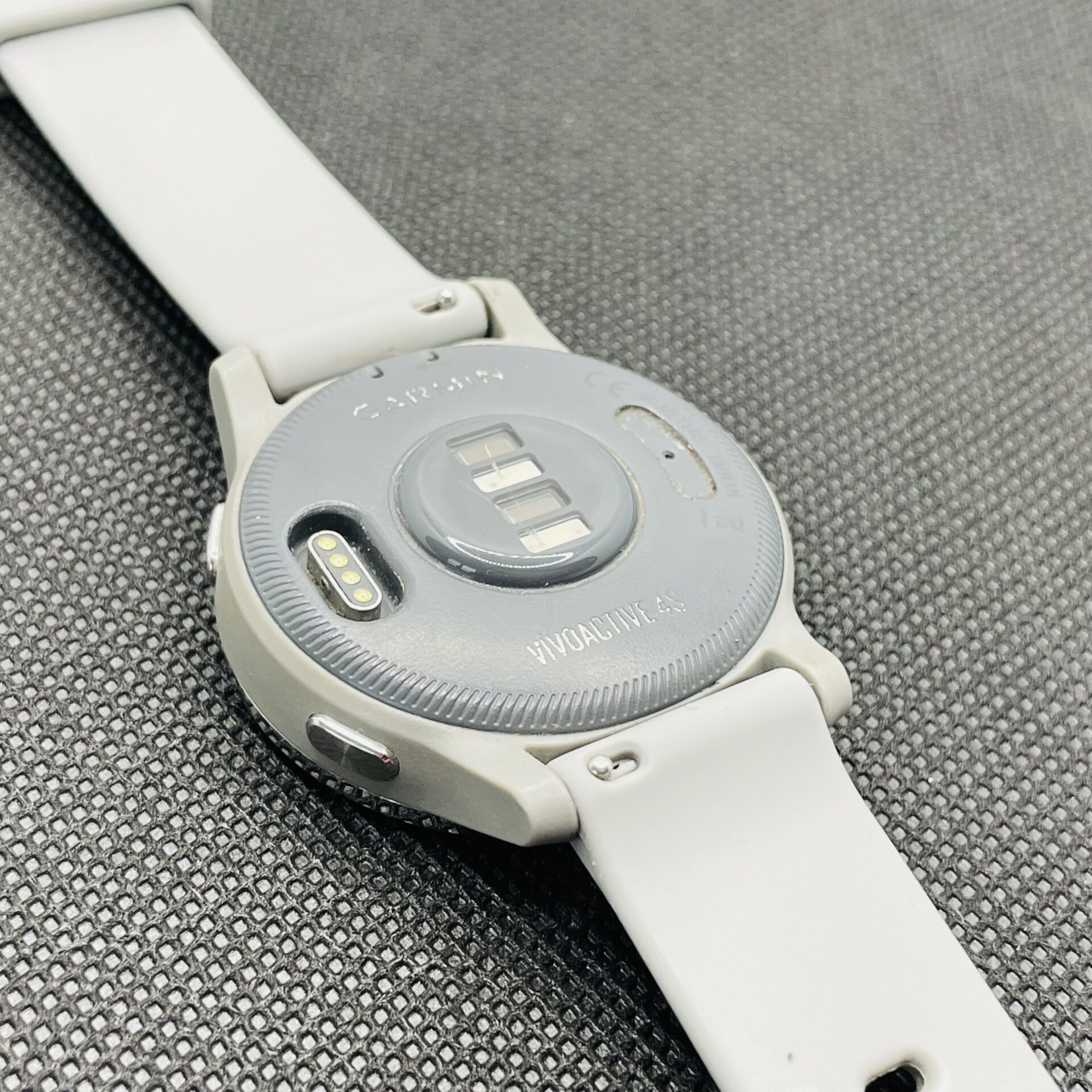 Garmin Vivoactive 4s Shadow Gray - No Charger - Image 8