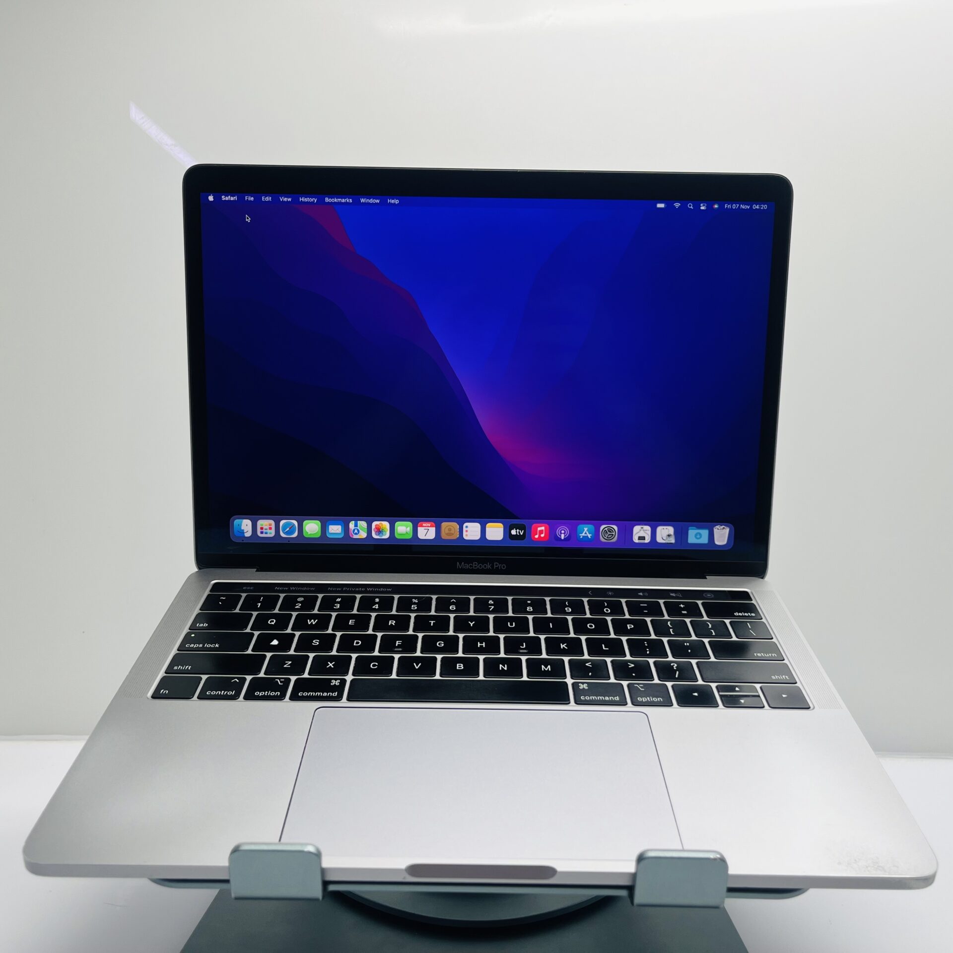 Apple Macbook Pro 13-inch "Core i7" 2.8GHz (Touch/2019) 16GB RAM 1TB SSD Space Grey - (Grade B) - Image 3