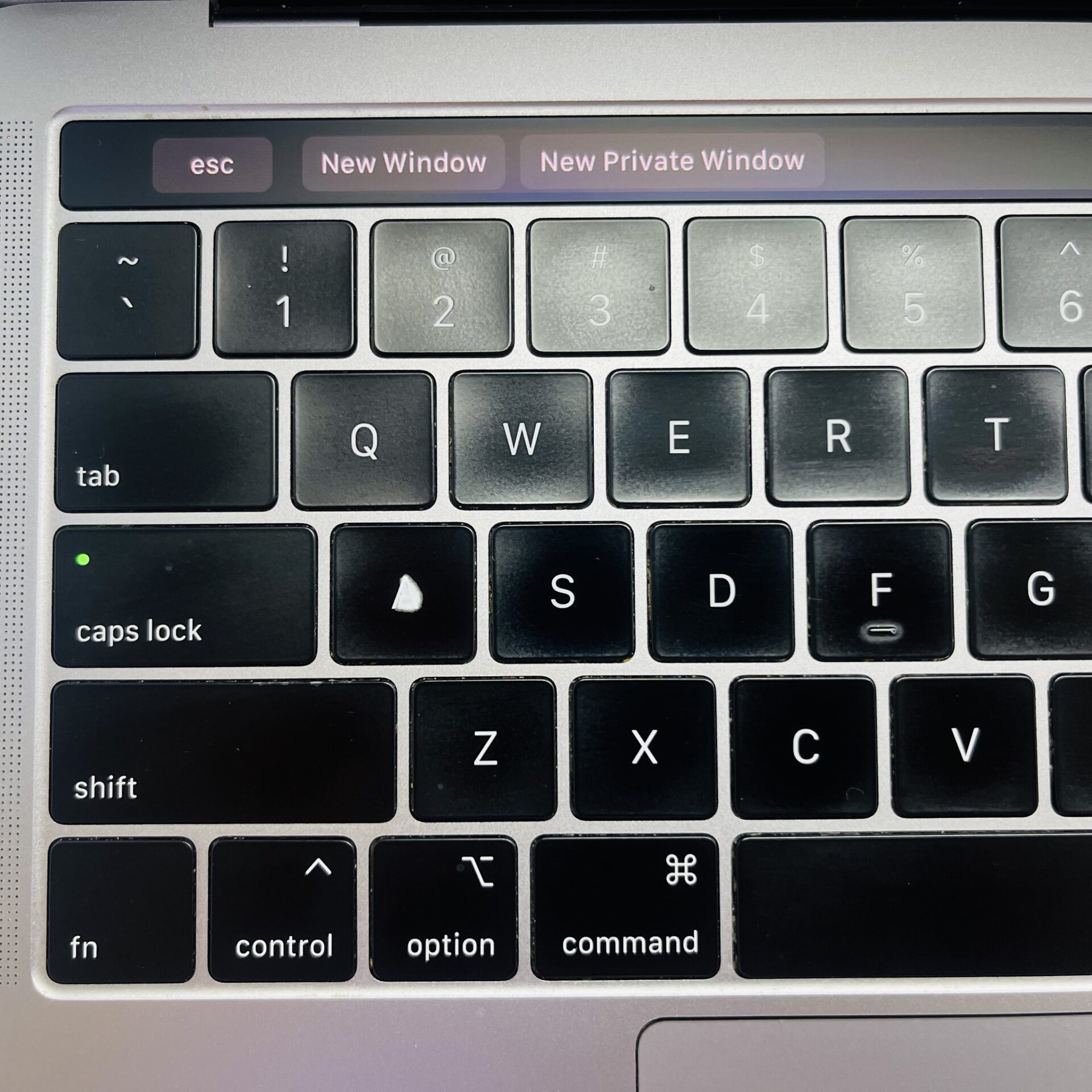 Apple Macbook Pro 13-inch "Core i7" 2.8GHz (Touch/2019) 16GB RAM 1TB SSD Space Grey - (Grade B) - Image 11