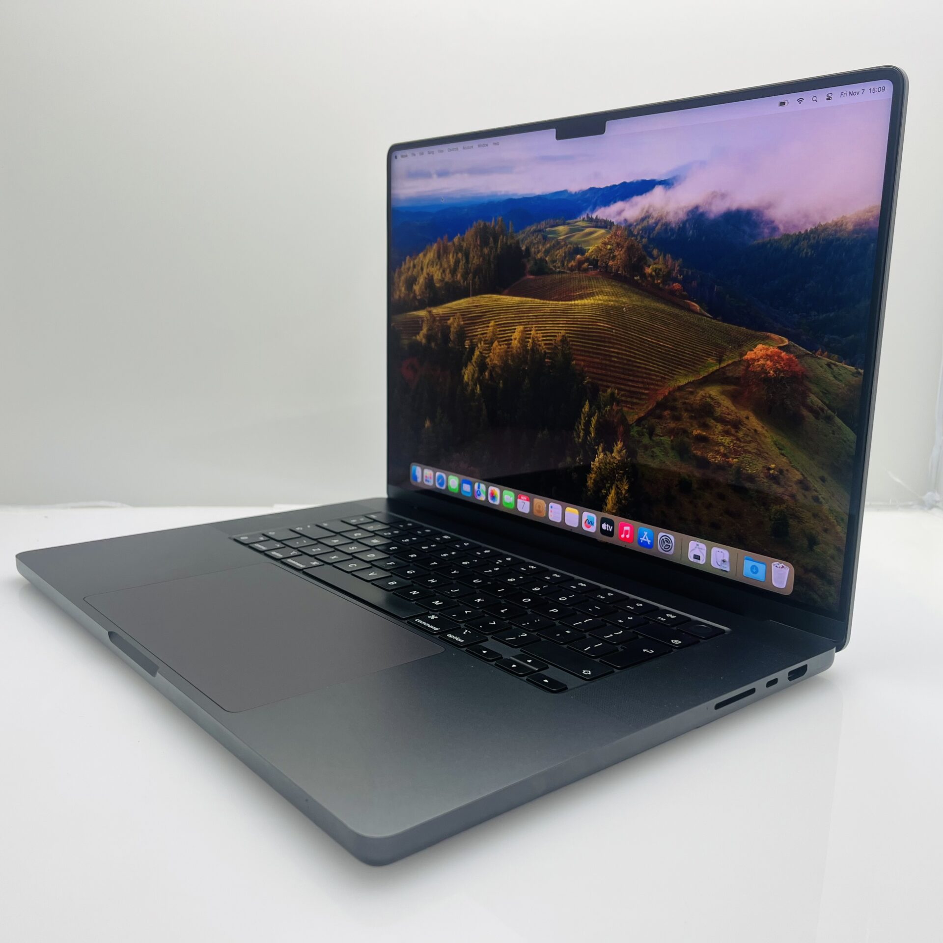 Apple Macbook Pro "M3 Max" 16-inch 30 GPU/14 CPU (2023) 36GB RAM 1TB SSD Space Black/Space Gray - (Grade B) - Image 4