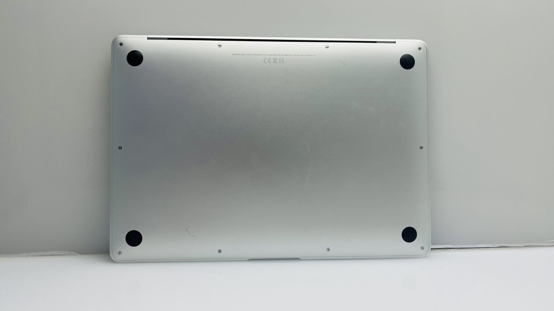 Apple MacBook Air 13-Inch “Core i5” 1.60GHz (TrueTone, 2019) 8GB RAM 128GB SSD Silver (Grade B) - Image 10