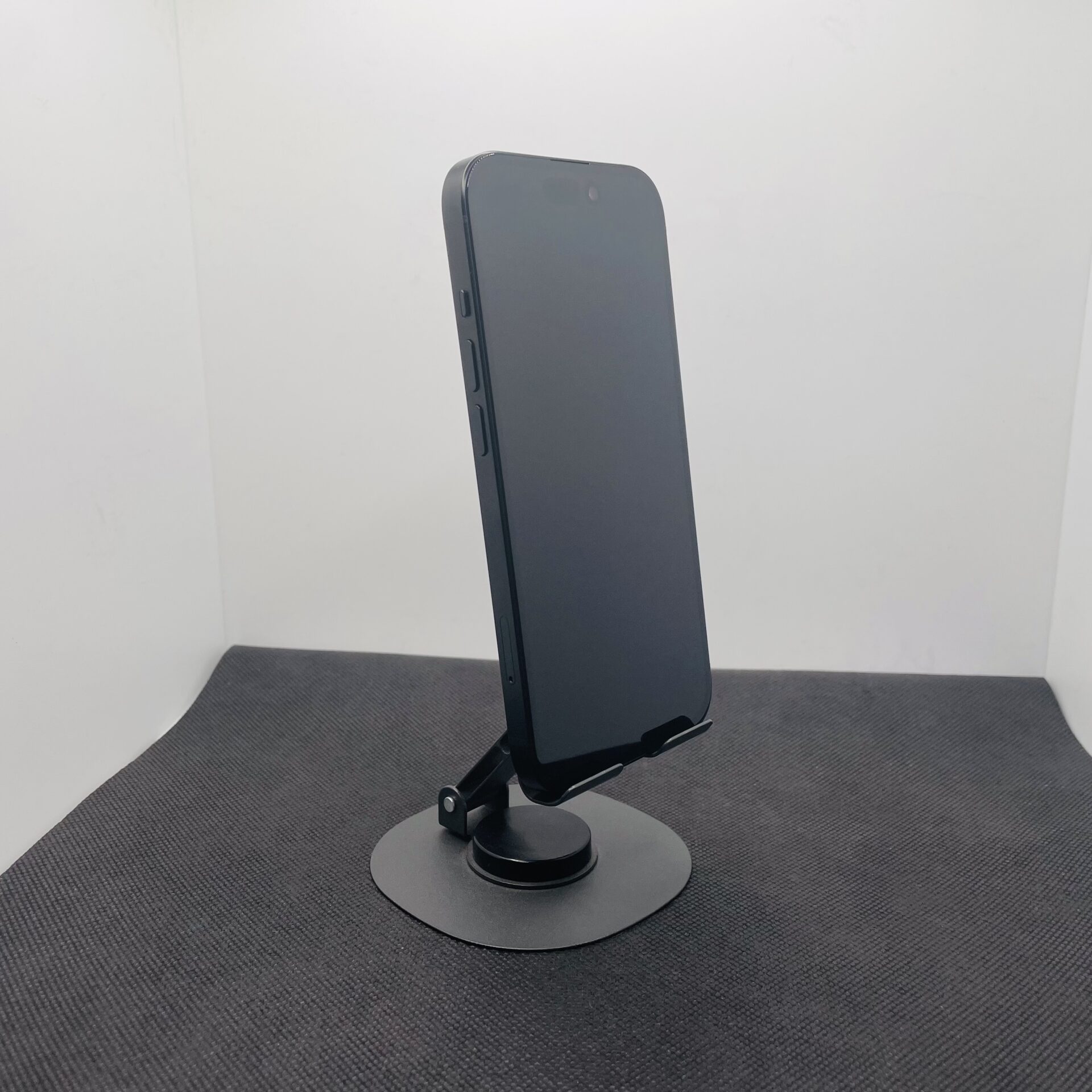 Apple iPhone 15 128GB Black - (Grade B) - Image 5