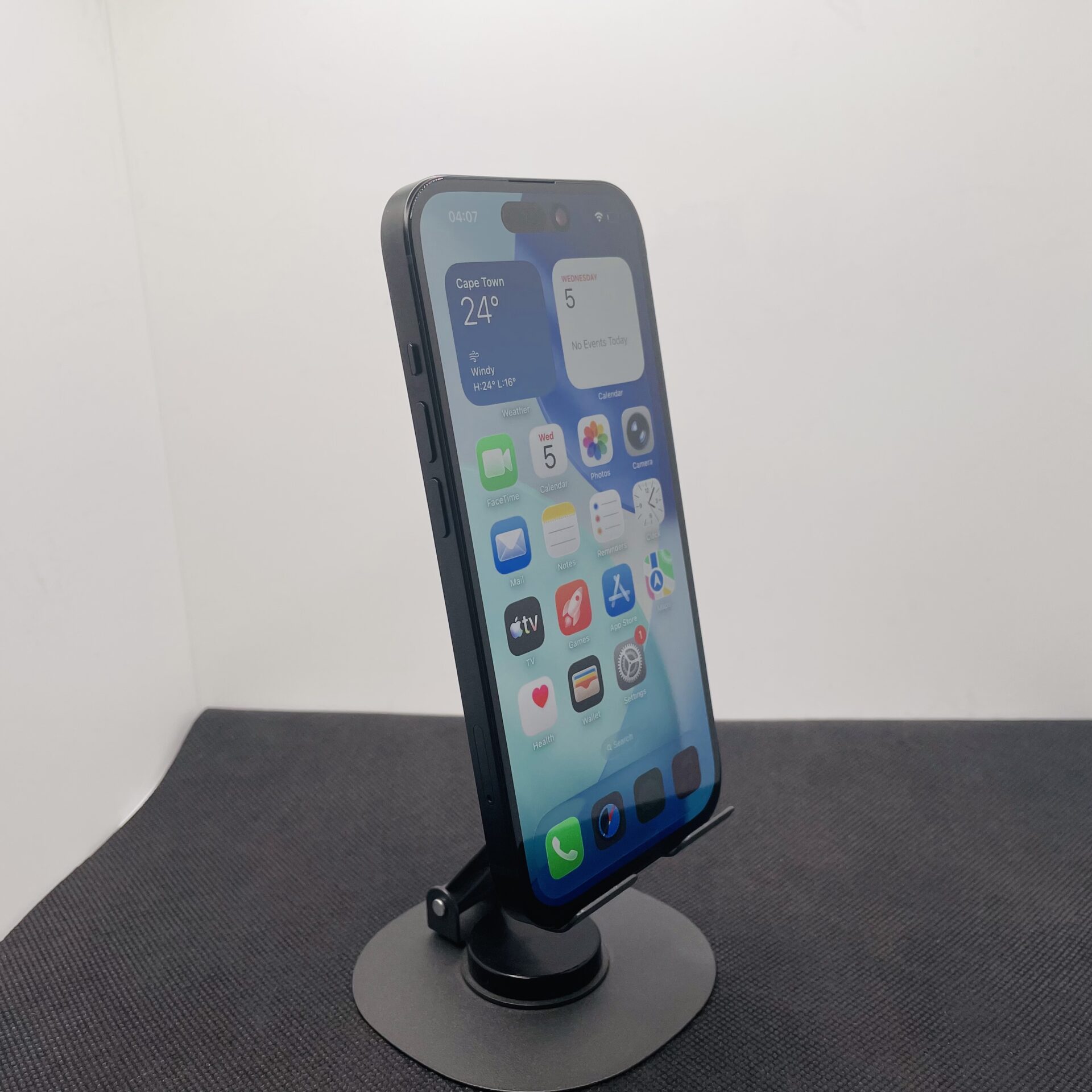 Apple iPhone 15 128GB Black - (Grade B) - Image 2