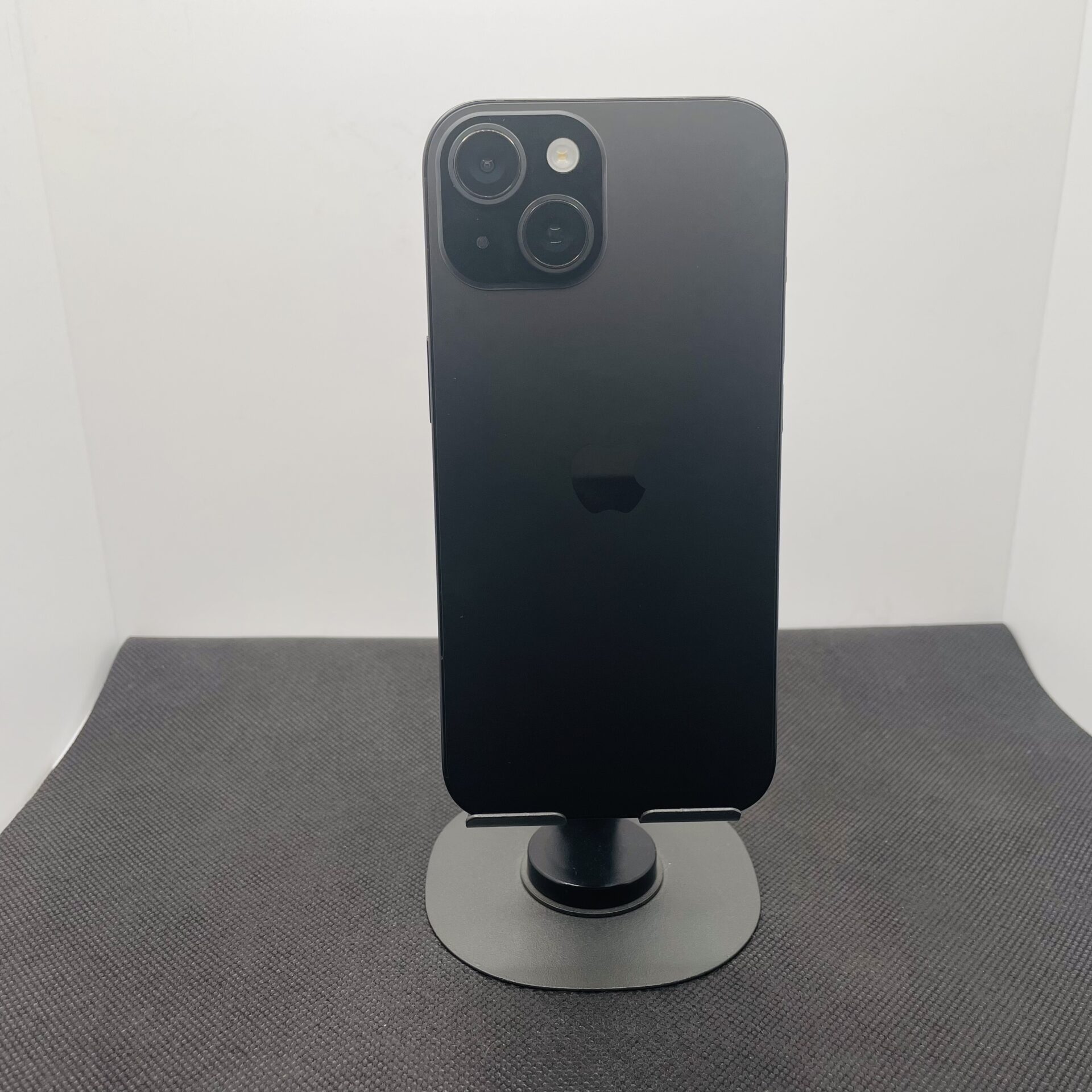 Apple iPhone 15 128GB Black - (Grade B) - Image 8