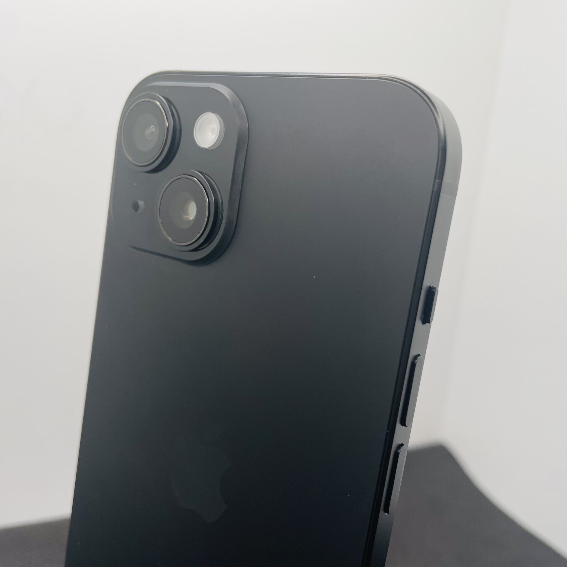 Apple iPhone 15 128GB Black - (Grade B) - Image 11